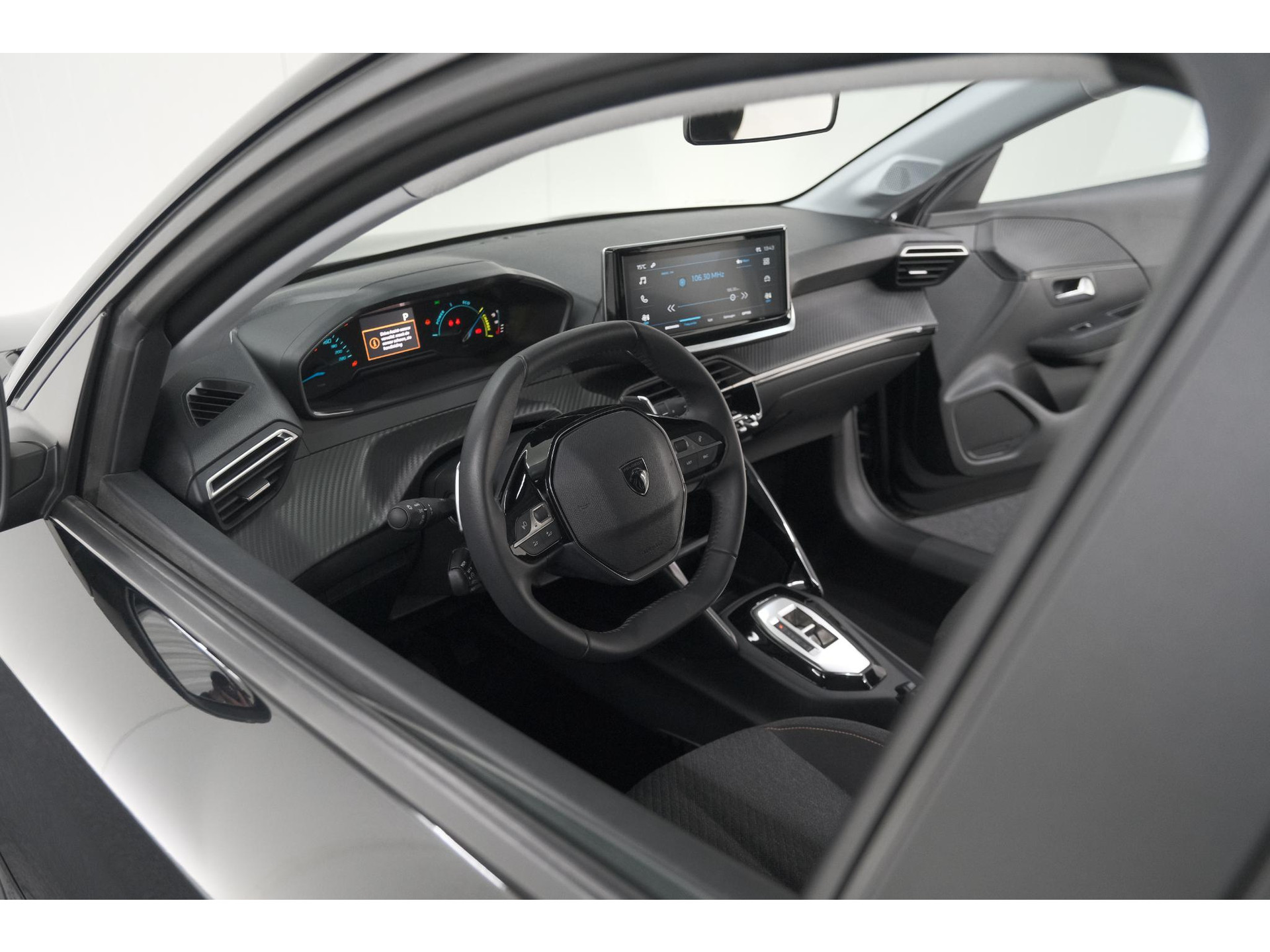 Peugeot 208 Hybrid 110 e-DCS6 Style | Parkeersensoren | Apple Carplay | Cruise Control | Airco