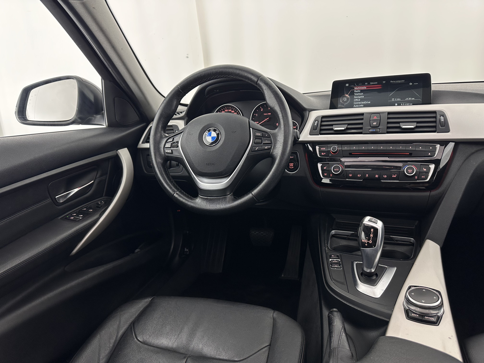 BMW 3-serie Touring 320d EDE Corporate Lease Essential Aut. *PANO | FULL-LEATHER | FULL-LED | NAVI-FULLMAP | HEATED-COMFORTSEATS | HIFI-SOUND | ECC | PDC | CRUISE | 16''ALU*