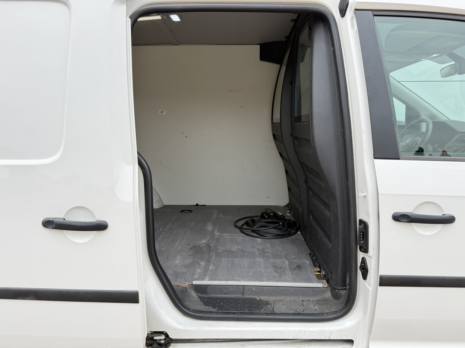 Volkswagen e-Caddy 37kWh 113PK L2H1 Elektrisch Caddy ABT Maxi 37,3kWh 159km WLTP LED Trekhaak Airco Stoelverwarming Parkeersensoren