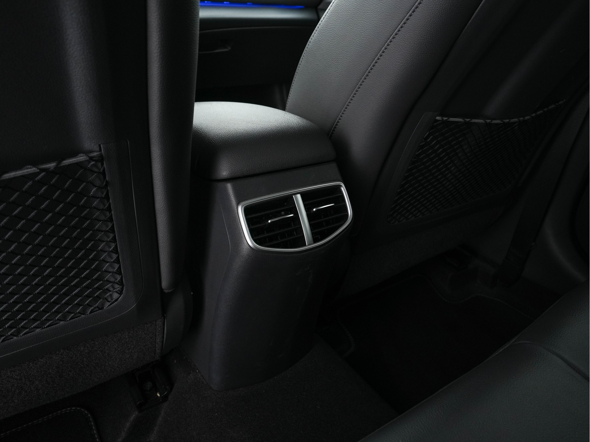 Hyundai IONIQ Premium EV 38 kWh {SOH-100%} Aut *HEATPUMP | LEATHER | FULL-LED | ADAPTIVE-CRUISE | KEYLESS | NAVI-FULLMAP | DAB | CAMERA | MEMORY-PACK | DIGI-COCKPIT | HEATED/VENTILATED-SEATS | CCS- FASTLOADER | PRIVACY-GLASS |