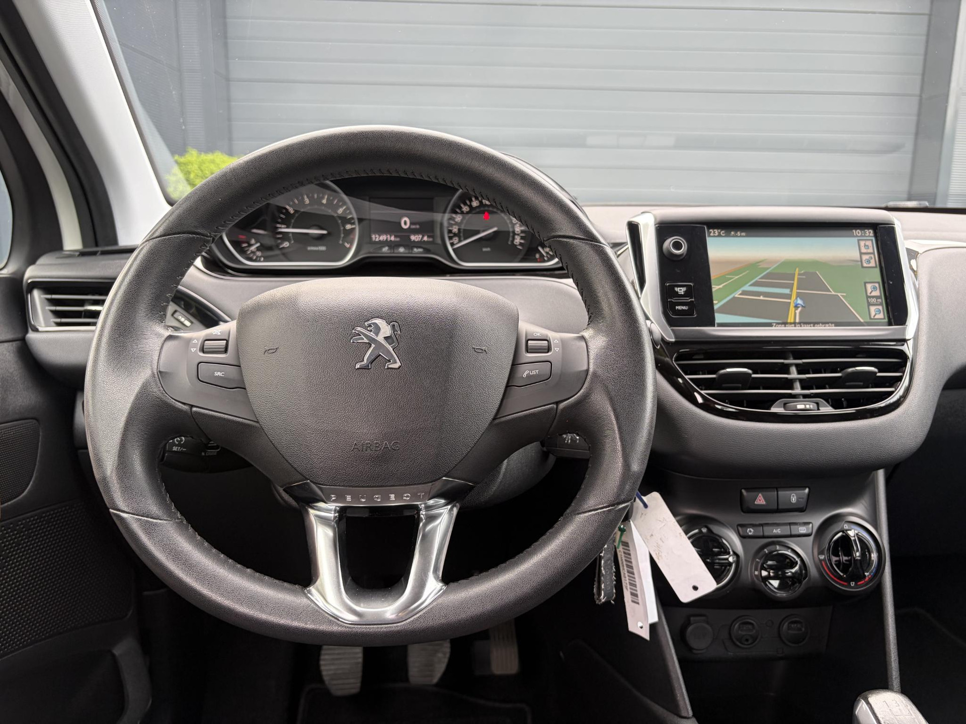 Peugeot 208 1.2 VTi Urban Soul ✓1e Eigenaar✓Trekhaak✓Navi✓Airco✓Cruise✓Pdc✓Lm velgen✓5 Deurs✓Zeer Zuinig✓N.A.P✓Apk tot 03-2027