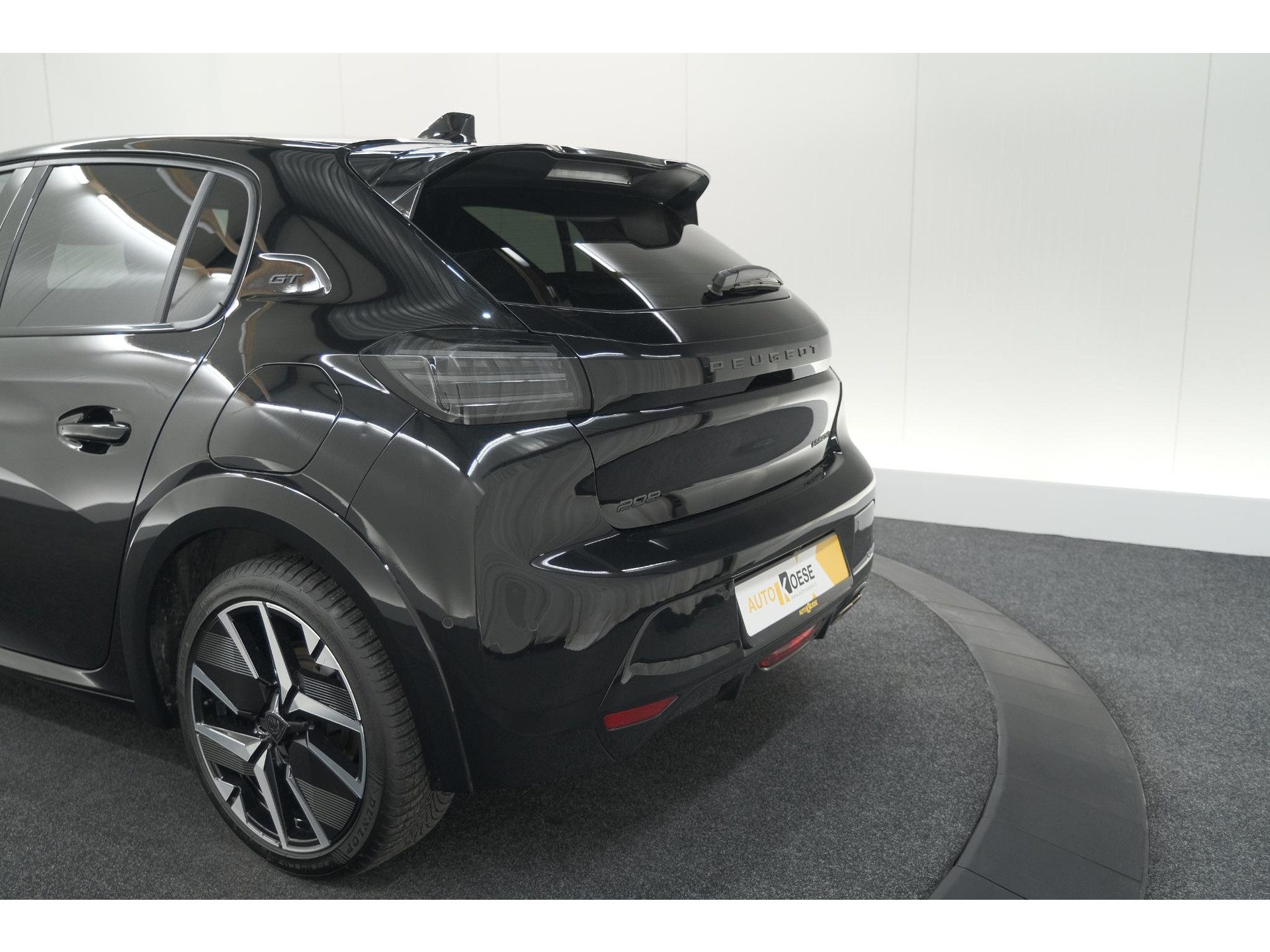 Peugeot 208 Hybrid 136 e-DCS6 GT | 360 Camera | Adaptieve Cruise Control | Dodehoekdetectie | Apple Carplay