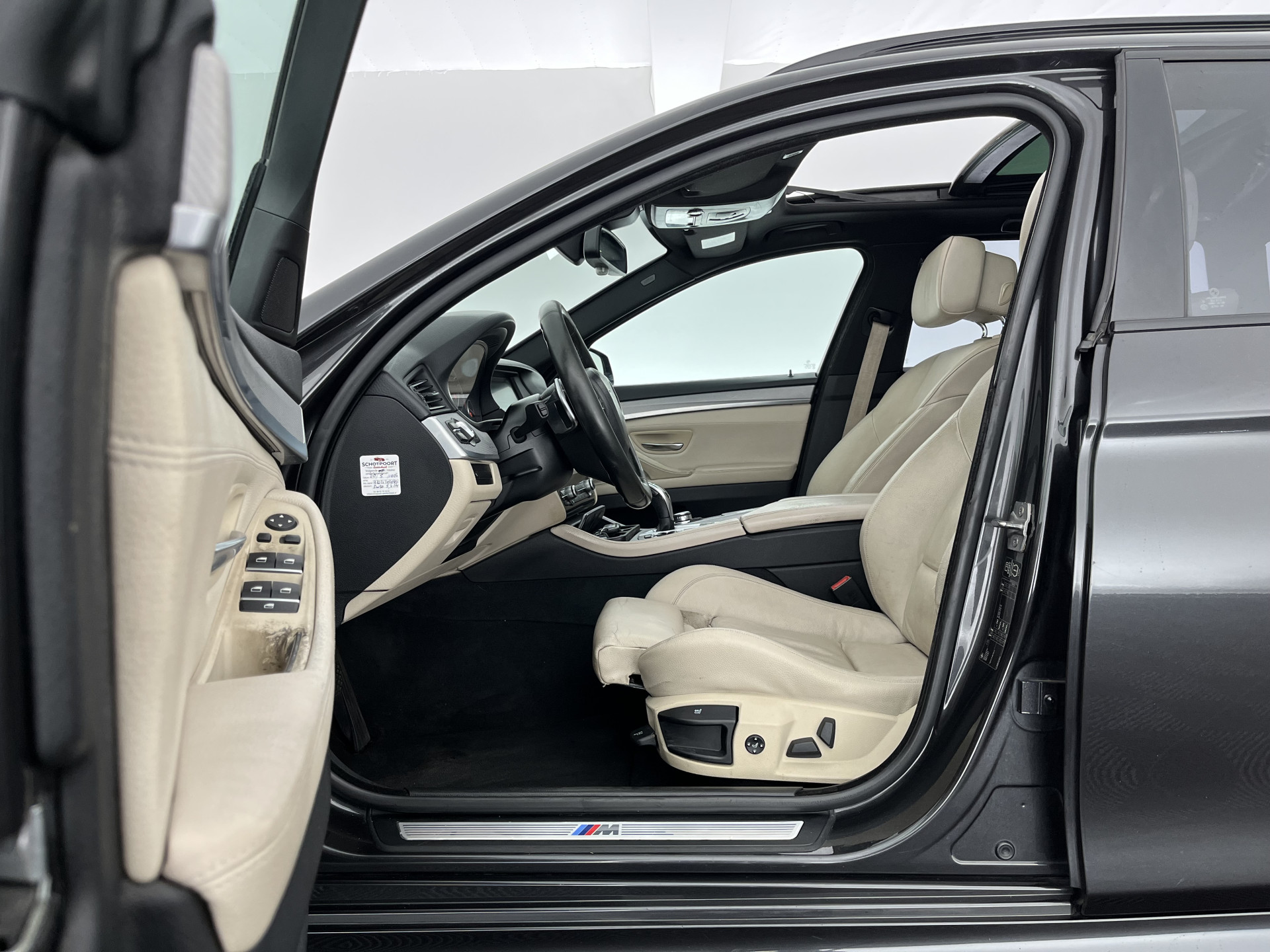 BMW 5-serie Touring 520d M-Sportpack High Executive Aut. *PANO | LEATHER | XENON | HEATED-SPORTSEATS | HIFI-SOUND | NAVI-FULLMAP | PRIVACYGLASS | SHIFTPADDLES | HEAD-UP | 18''ALU*