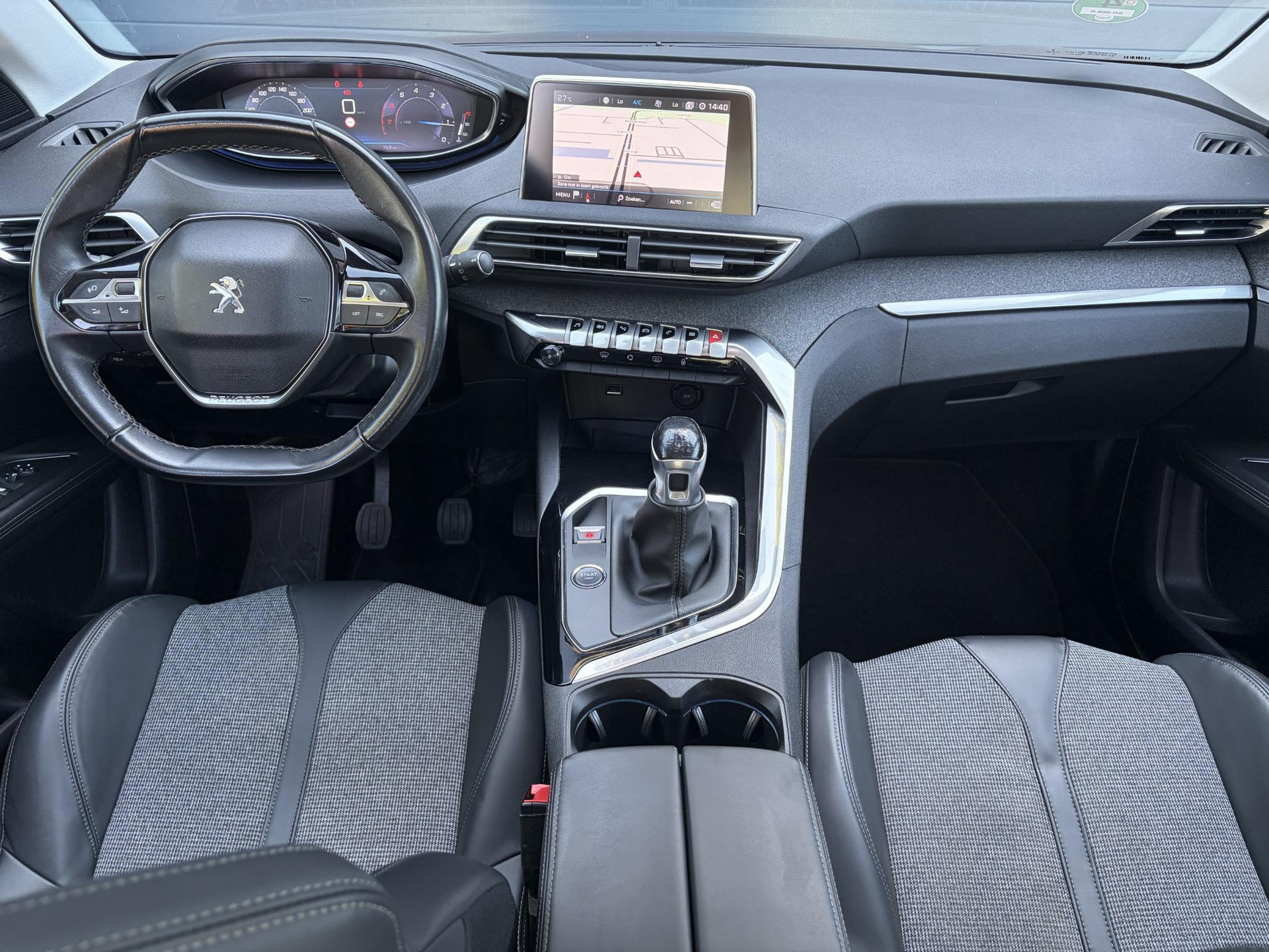 Peugeot 3008 1.2 PureTech Allure Distributieriem vv in 2025 l Pano l 360° Camera l Carplay l Dealer Onderhouden l Navi l Halfleder l Pdc l Keyless l 131pk l 6 Bak l Apk tot 12-2026