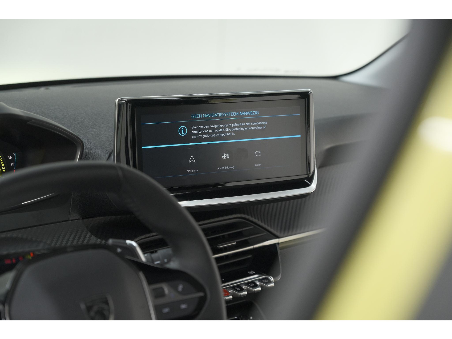 Peugeot 208 1.2 Hybrid 110 e-DCS6 Style | Parkeersensoren | Apple Carplay | Cruise Control | Airco