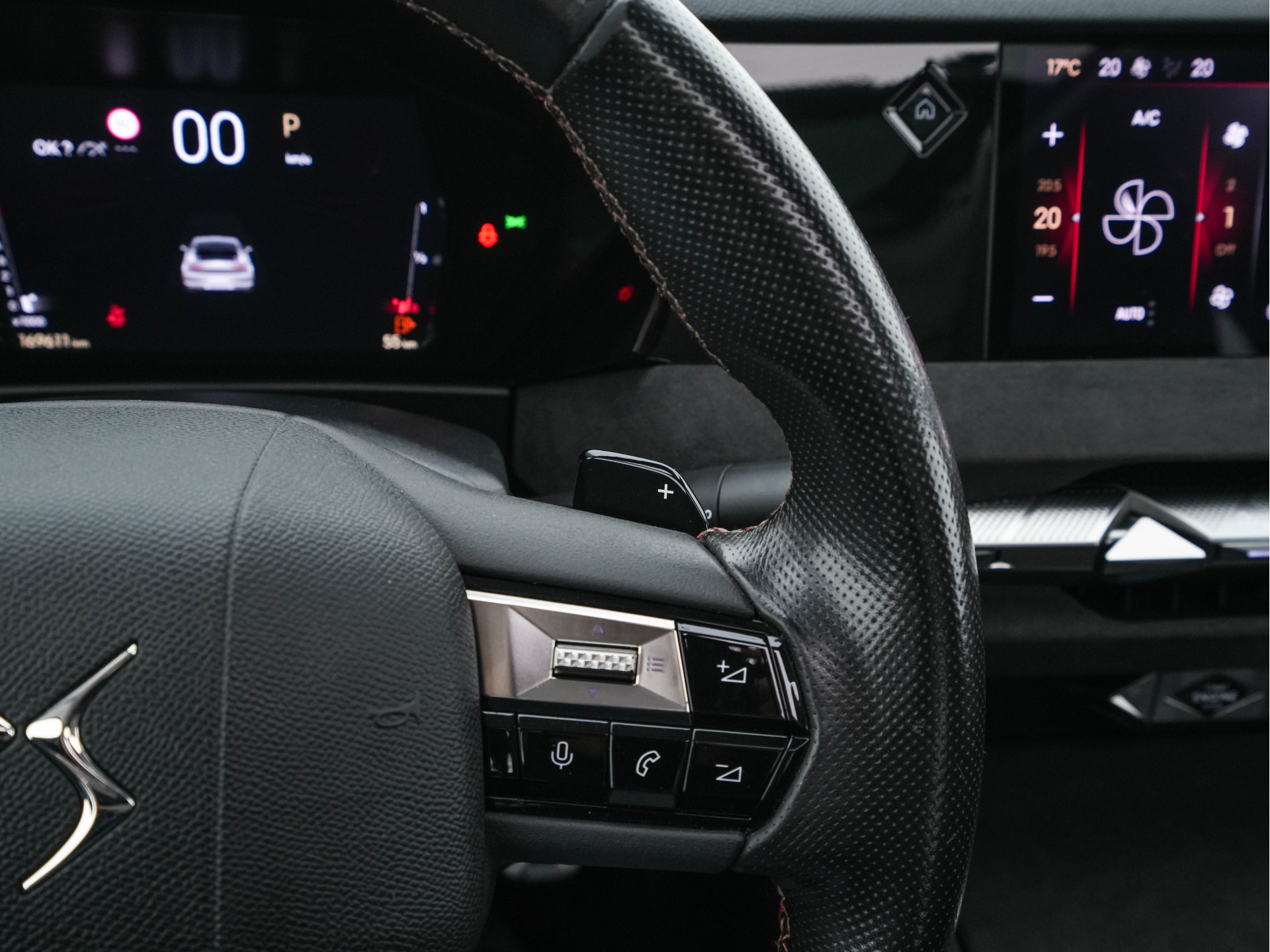 DS 4 1.6 PureTech Performance Line (INCL-BTW) Aut. *PANO | LEATHER-MICROFIBRE | FULL-LED | HEATED-SPORTSEATS | DIGI-COCKPIT | KEYLESS | CAMERA | LANE-ASSIST | CARPLAY | ECC | SHIFT-PADDLES | PDC | TOWBAR | 19''ALU*