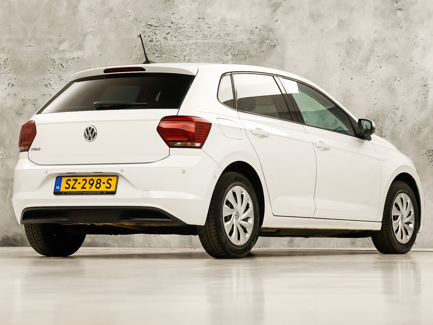 Volkswagen Polo 1.0 TSI Sportline Automaat (APPLE CARPLAY, GROOT NAVI, GETINT GLAS, ADAPTIVE CRUISE, SPORTSTOELEN, PARKEERSENSOREN, NIEUWE APK, NIEUWSTAAT)