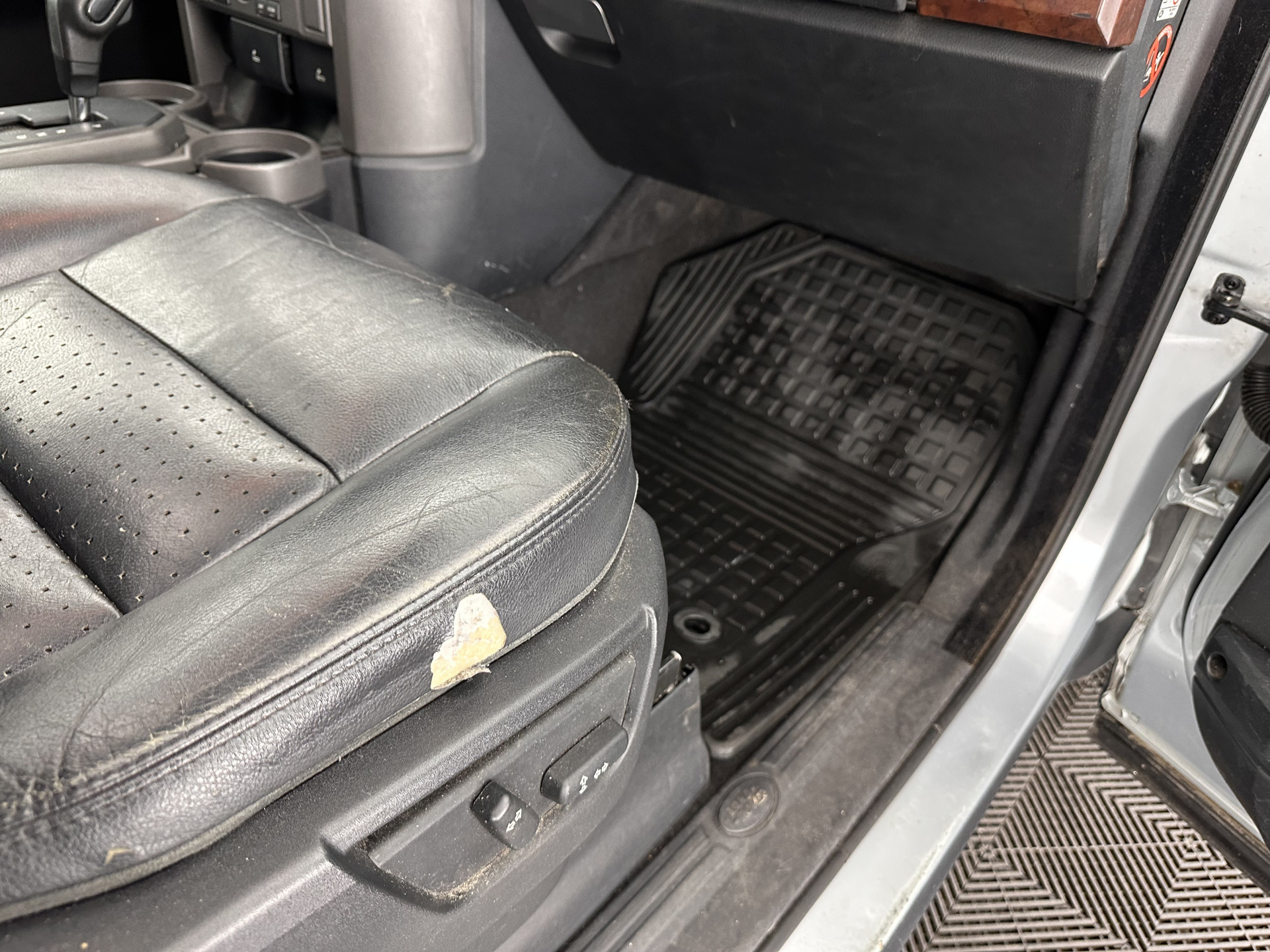 Land Rover DISCOVERY 3 *MOTOR-DEFECT* Aut. *PANO | FULL-LEATHER | XENON | HARMAN/KARDON | MEMORY-PACK | AIR-SUPENSION | NAVI-FULLMAP | 19''ALU | ECC | PDC | CRUISE | TOWBAR*