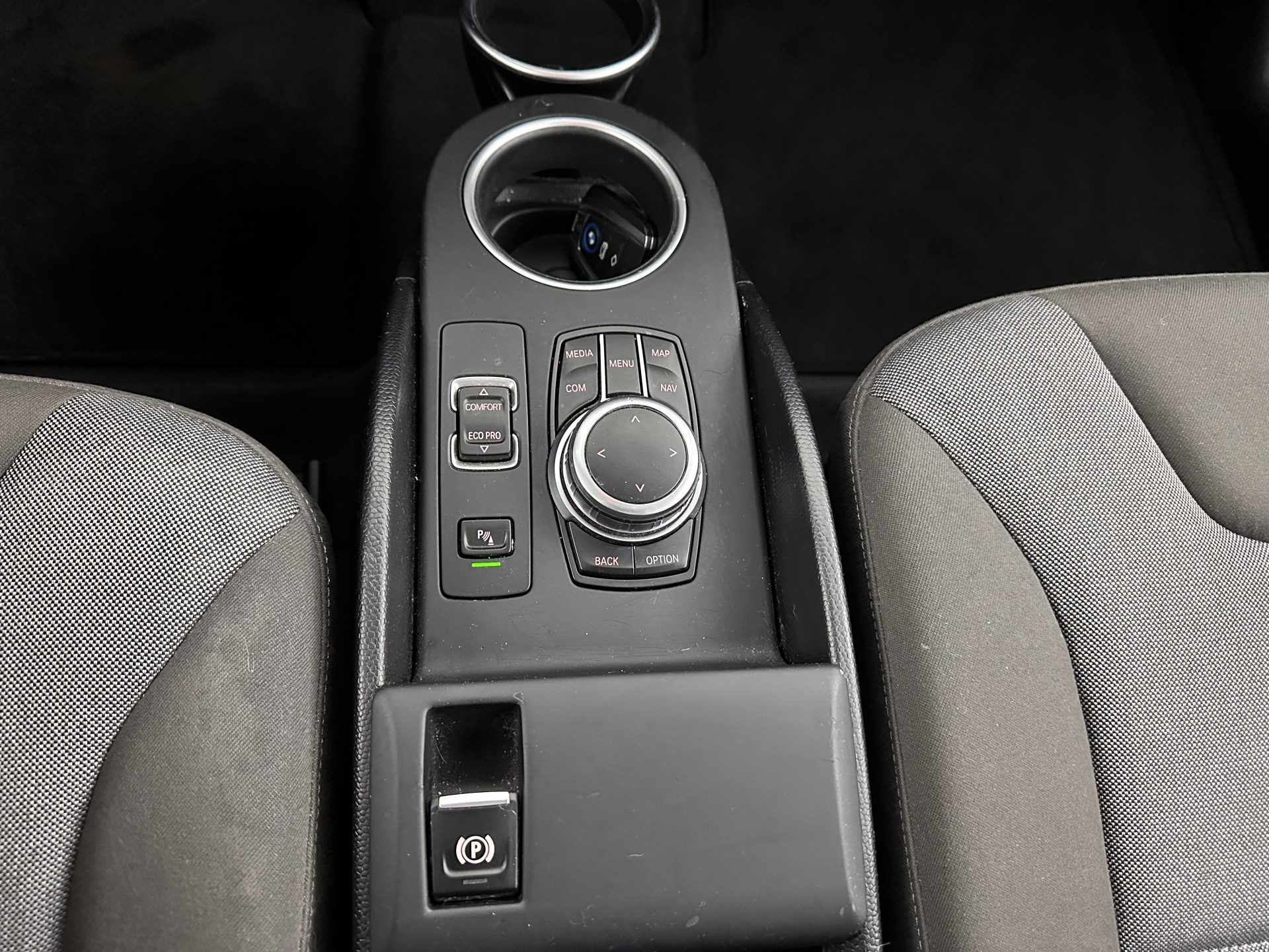 BMW i3 Basis 120Ah Sport 42 kWh [ 3-Fase-11kW ] {SOH-100%} (INCL-BTW) *HEATPUMP | FULL-LED | NAVI-FULLMAP | KEYLESS | COMFORTSEATS | ECC | CCS-FASTLOADER | PDC | DIGI-COCKPIT | CRUISE | 20''ALU*