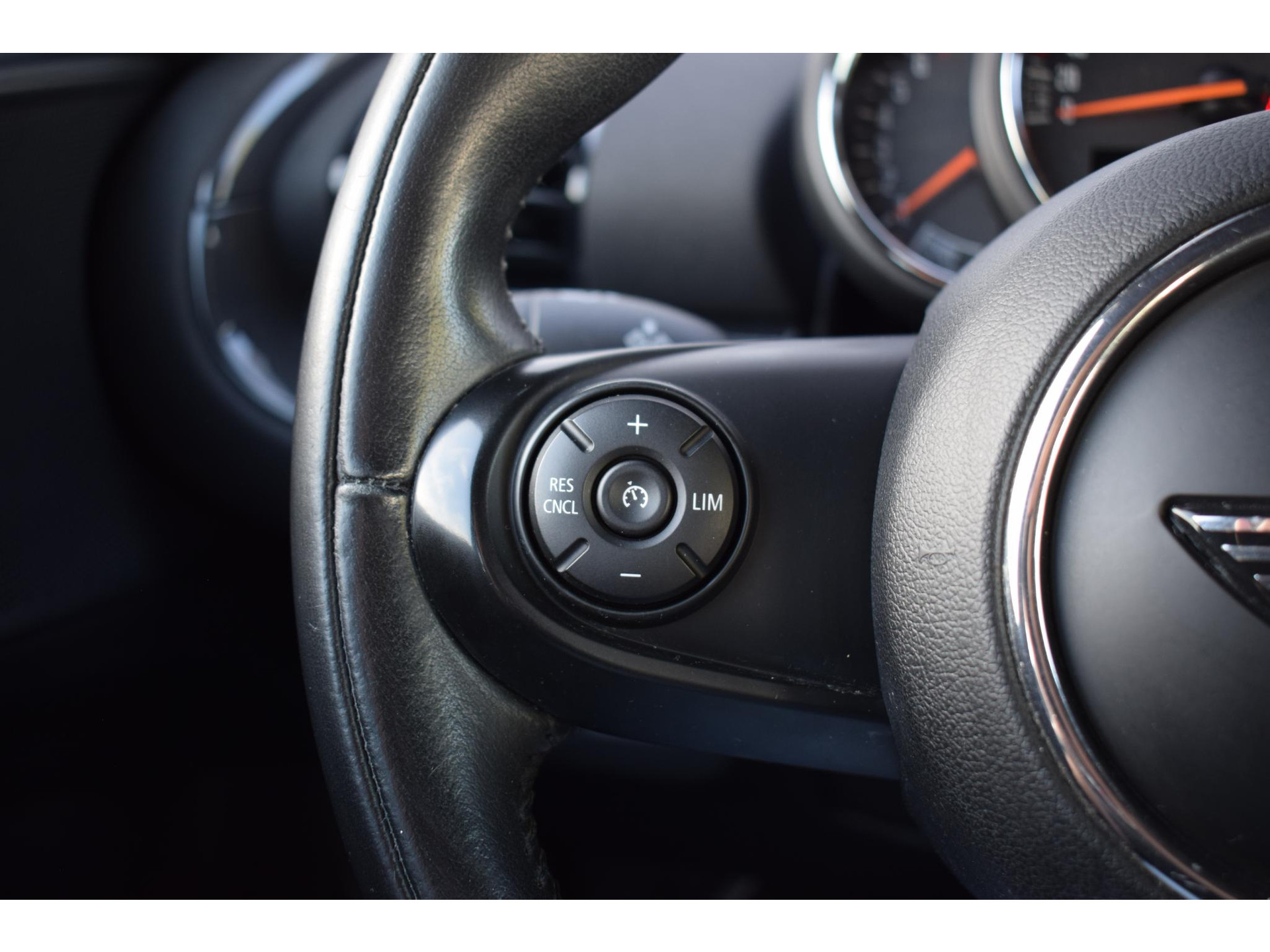MINI Clubman 1.5 One Salt Business | Apple CarPlay | Stoelverw. | Cruise | Climate
