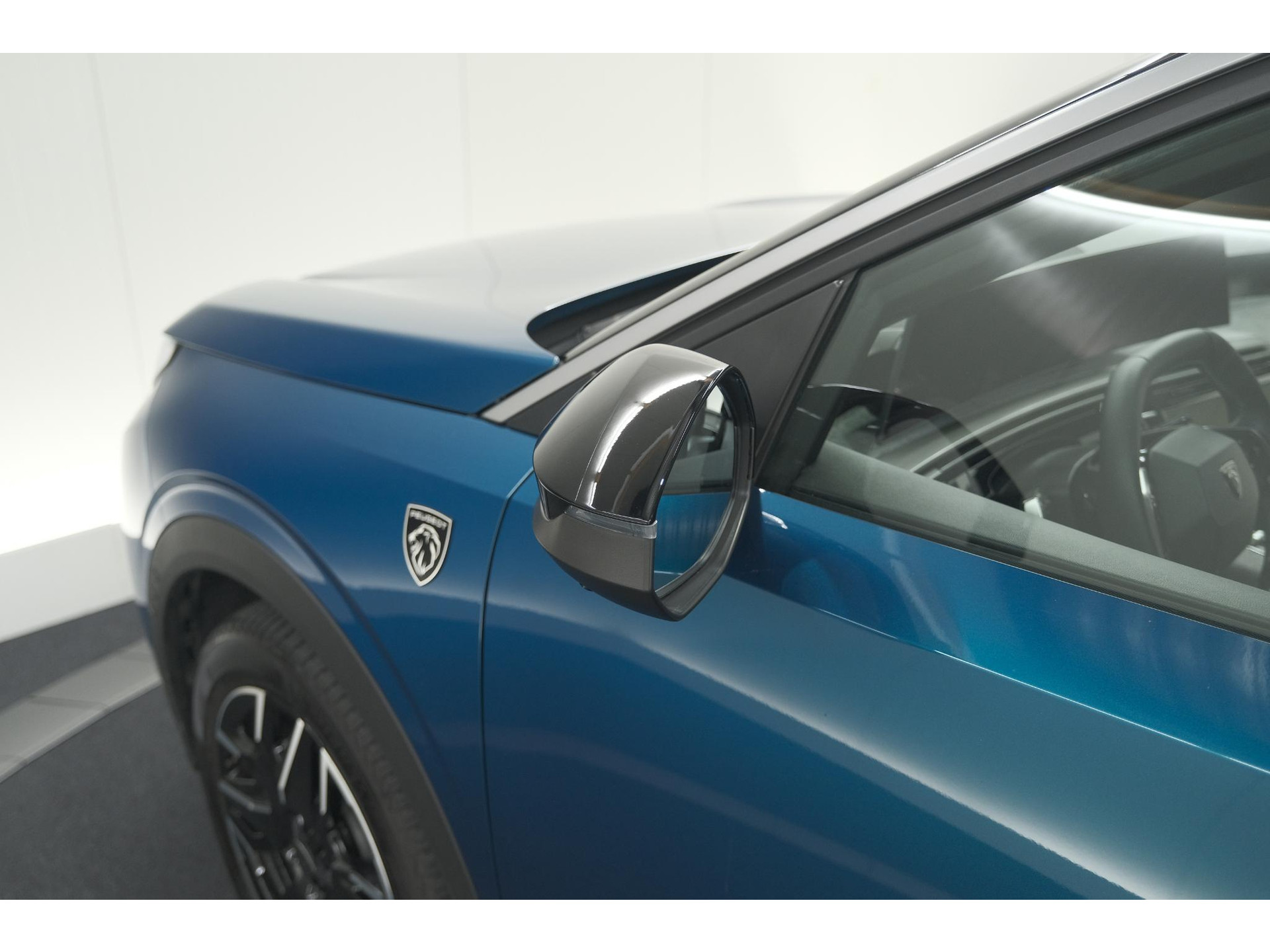 Peugeot 3008 1.2 Hybrid 136 GT | Panoramdak | 360 Camera | Stoelverwarming | Elektrische Kofferklep | Allseason Banden