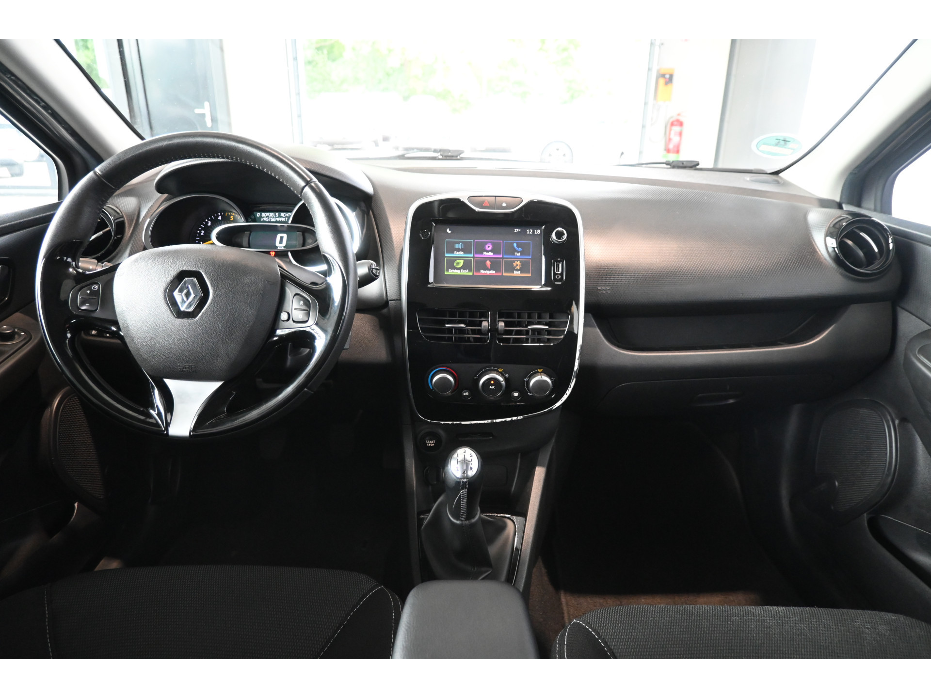 Renault Clio Estate 1.5 dCi ECO Dynamique Airco Navigatie Cruise control Lichtmetaal PDC Inruil Mogelijk!