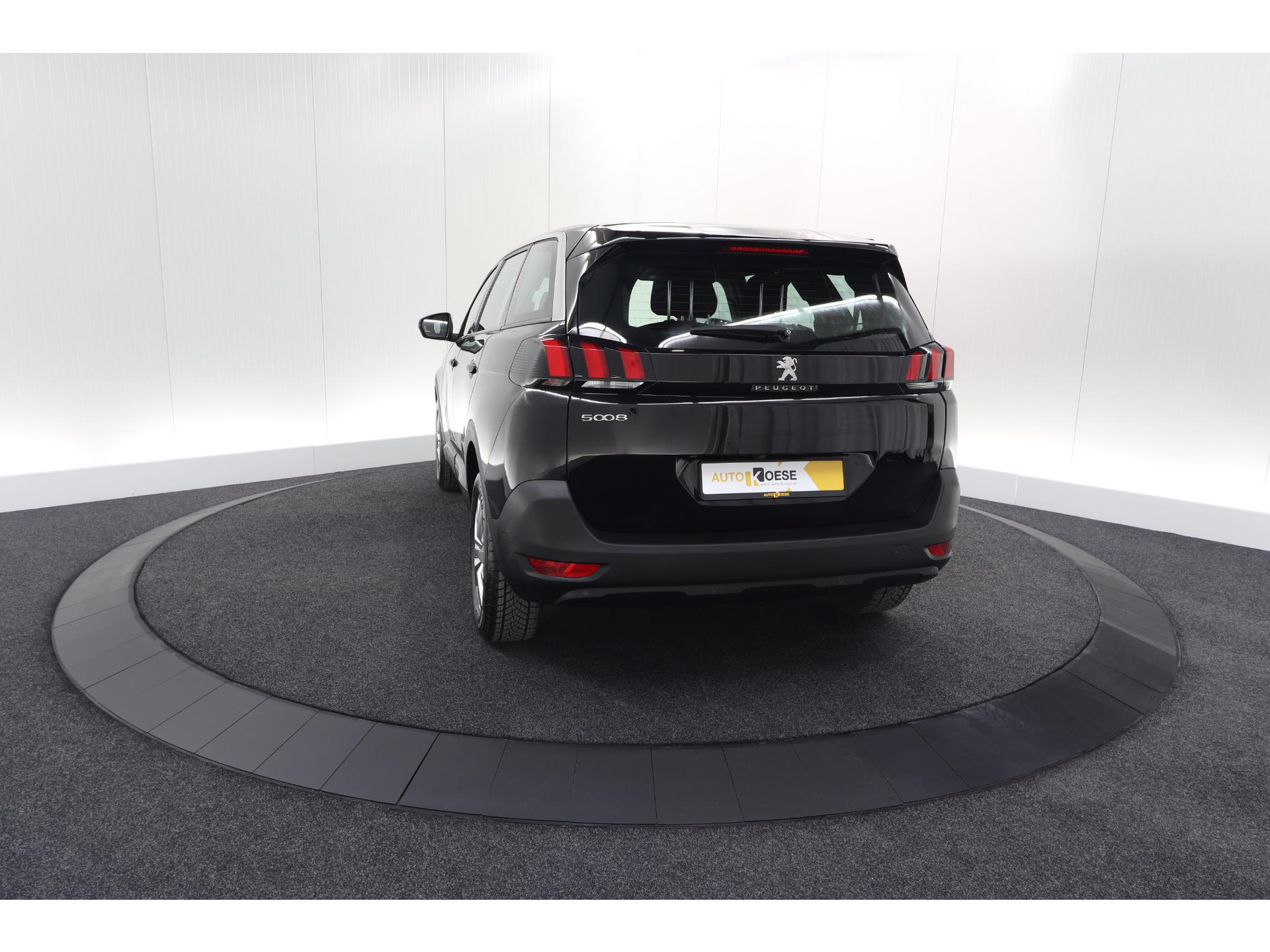 Peugeot 5008 PureTech 130 EAT8 Active Pack Business | 7 Zitplaatsen | Camera | Navigatie | Apple Carplay | Parkeersensoren