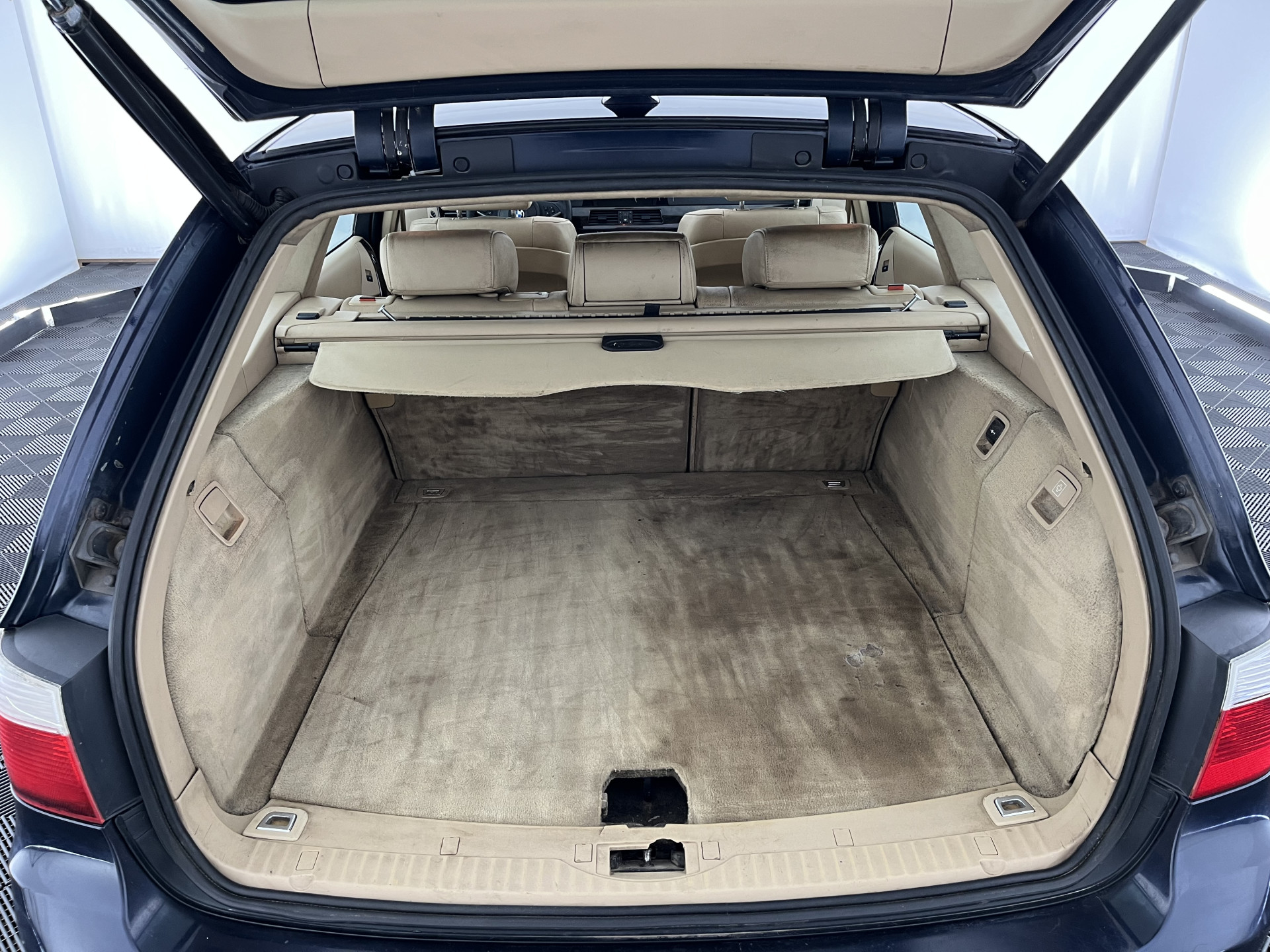 BMW 5-serie Touring 525d *PANO | LEATHER | NAVI-FULLMAP | HIFI-SOUND | ECC | HEATED-SPORTSEATS | PDC | CRUISE | TOWBAR | 16''ALU *