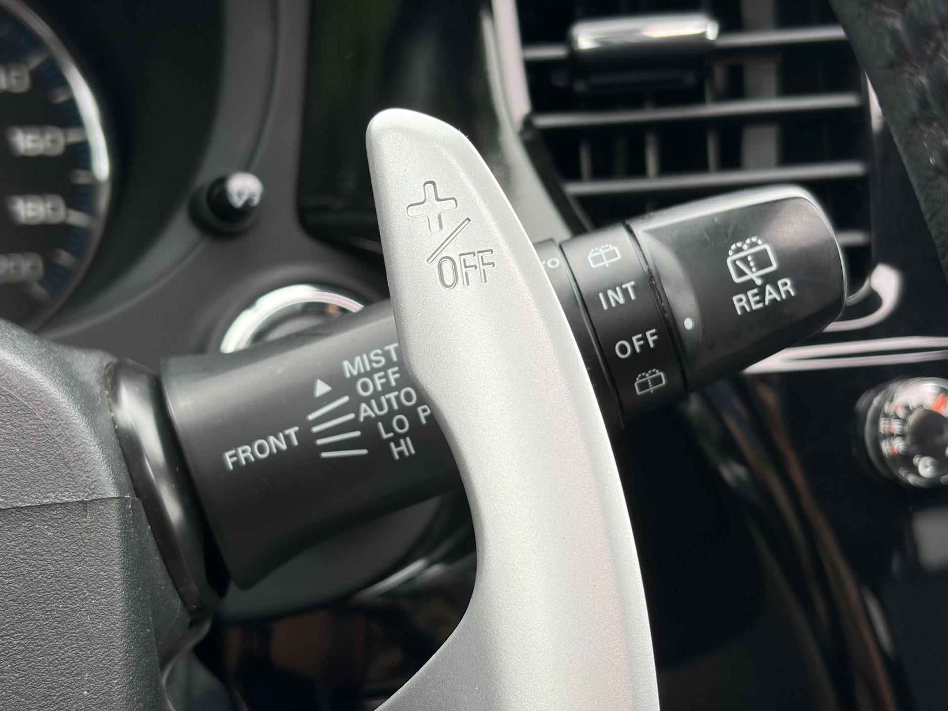 Mitsubishi Outlander 2.0 PHEV Executive Edition Trekhaak,Schuifdak,Leder,Stoelverw-Koeling,Camera,Navi,Keyless,Clima,Cruise,Lm velgen,Pdc,V+A,Rijstrooksensor,Extra velgen,N.A.P,Nieuwe Apk bij Aflevering