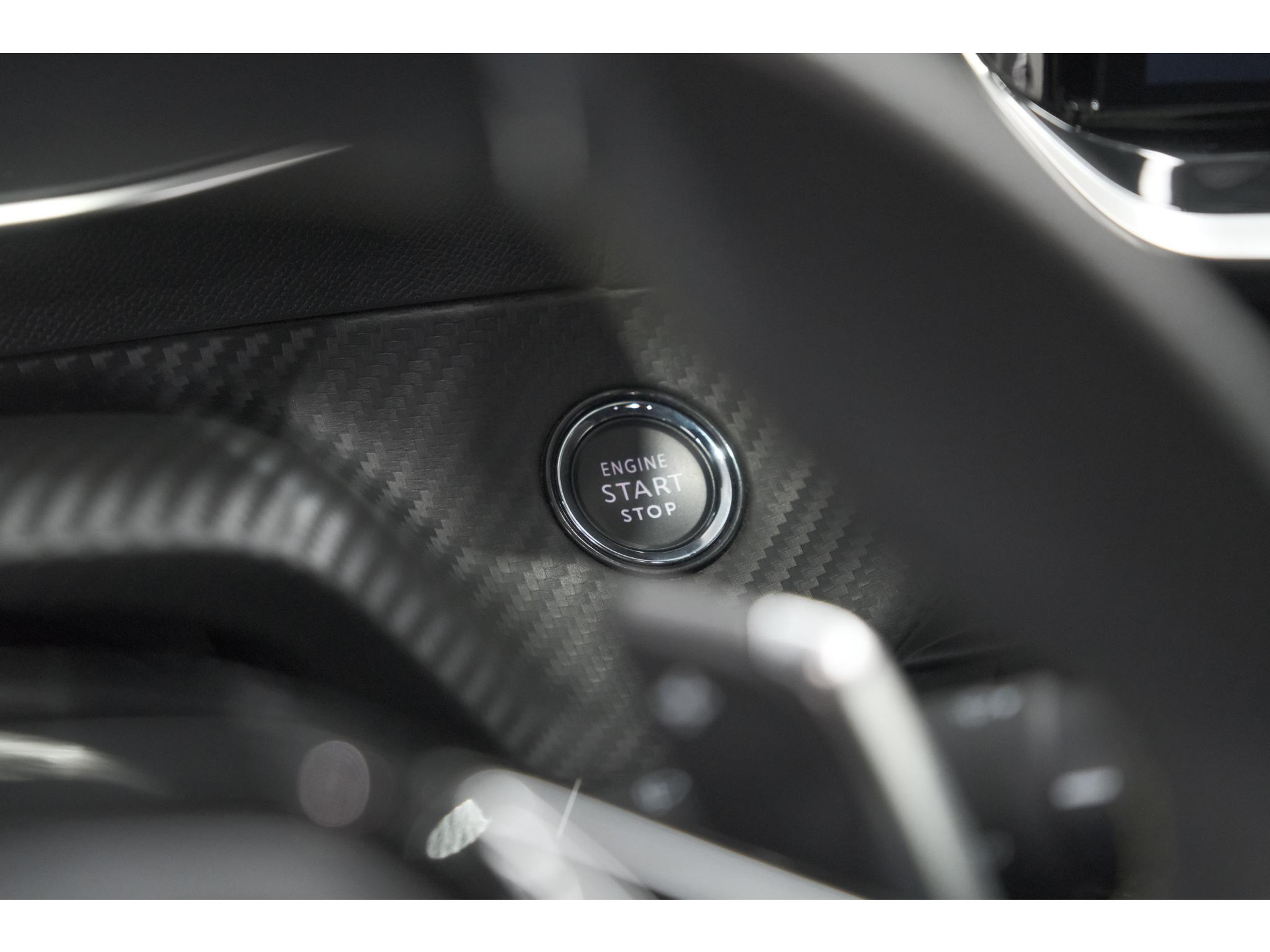 Peugeot 208 1.2 Hybrid 145 e-DCS6 GT | Alcantara Pakket | Camera | Apple Carplay | Stoelverwarming