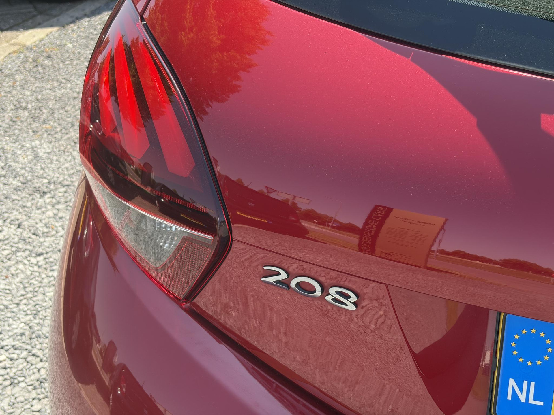 Peugeot 208 1.2 PureTech Allure 1e Eigenaar,D-riem vv in 2023,Afn.Trekhaak,Dealer Onderhouden,Carplay,Navi,Clima,Cruise,Lm velgen,110pk,N.A.P,Pdc,Apk tot 07-2027