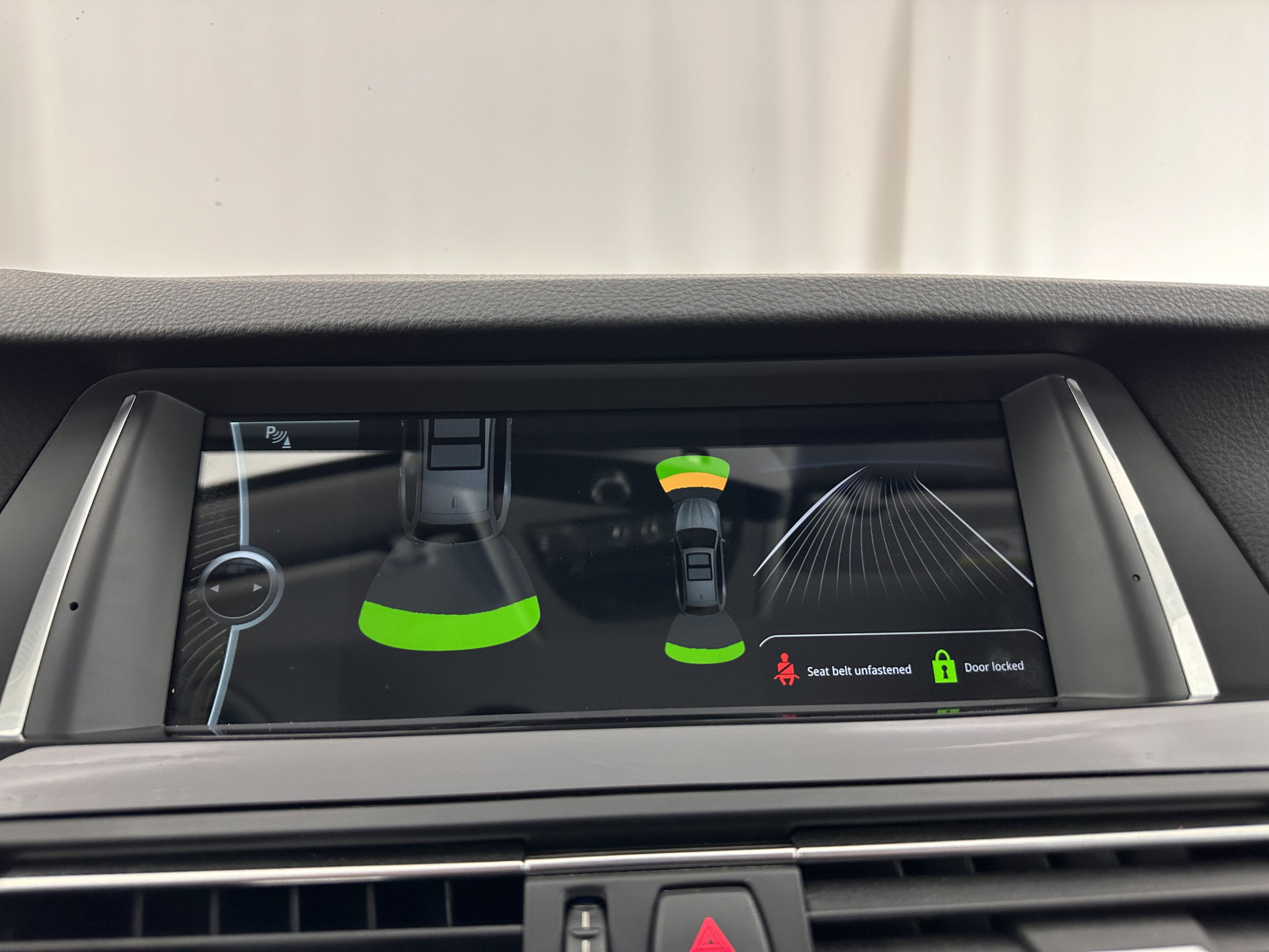 BMW 5-serie Touring 518d Executive Aut. *NAVI-FULLMAP | BI-XENON | CARPLAY |  LANE-ASSIST | TOWBAR | ECC | PDC | CRUISE | COMFORT-SEATS | AMBIENT-LIGHT | 17''ALU*