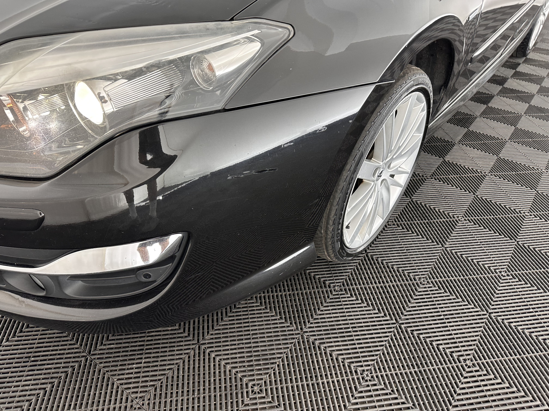 Renault Laguna 2.0 dCi S/S (INCL-BTW) *PANO | LEATHER-MICROFIBRE | BI-XENON | KEYLESS | NAVI-FULLMAP | COMFORT-SEATS | ECC | PDC | CRUISE | TOWBAR | 18''ALU*