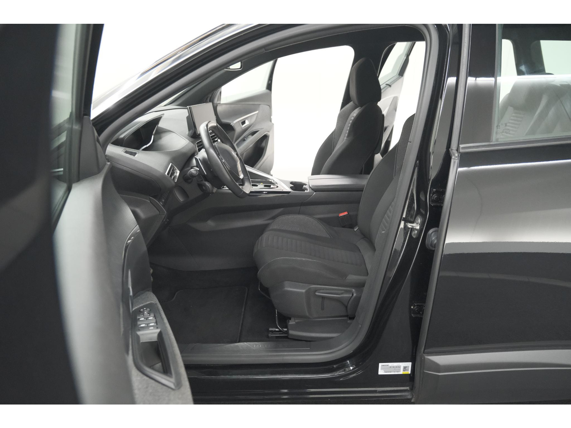 Peugeot 5008 PureTech 130 EAT8 Active Pack Business | 7 Zitplaatsen | Camera | Navigatie | Apple Carplay | Parkeersensoren