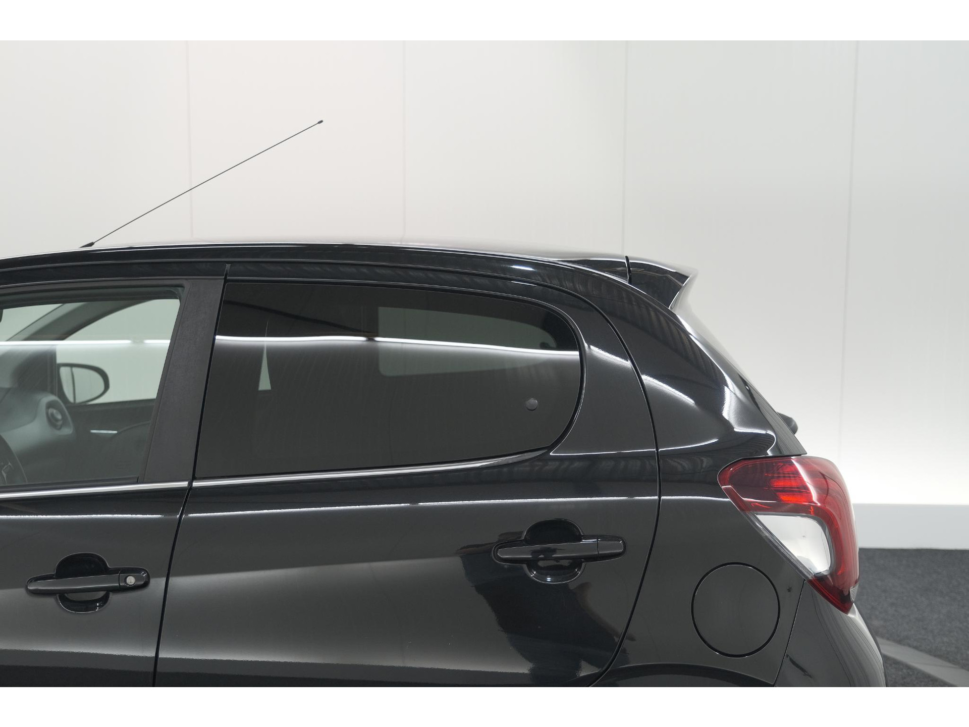 Peugeot 108 1.0 e-VTi Active | Unieke Auto! | Automaat | Airco | Getint Glas | Bluetooth Radio | 5 Deurs