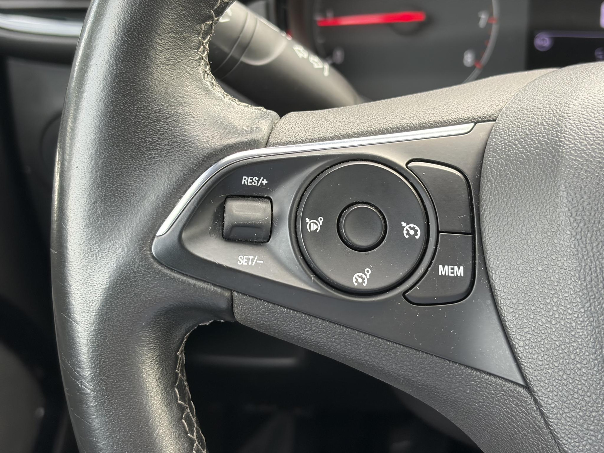 Opel Crossland X 1.2 Turbo 120 Jaar Edition ✓110pk✓D-riem vv in 2025✓2e Eigenaar✓Carplay✓Lm velgen✓N.A.P✓6 Bak✓Airco✓Cruise✓Pdc✓Rijstrooksensor✓Nieuwe Apk bij Aflevering