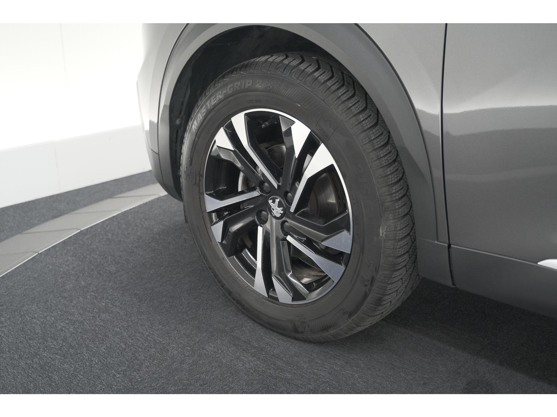 Peugeot 2008 PureTech 130 EAT8 Allure Pack | Trekhaak | Camera | Navigatie | Parkeersensoren