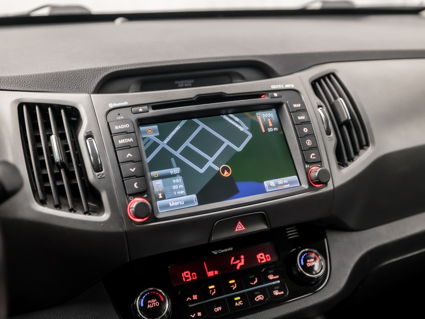 Kia Sportage 1.6 GDI Super Pack Sport (NAVIGATIE, CAMERA, CLIMATE, LEDER, SPORTSTOELEN, CRUISE, GETINT GLAS, NIEUWSTAAT)
