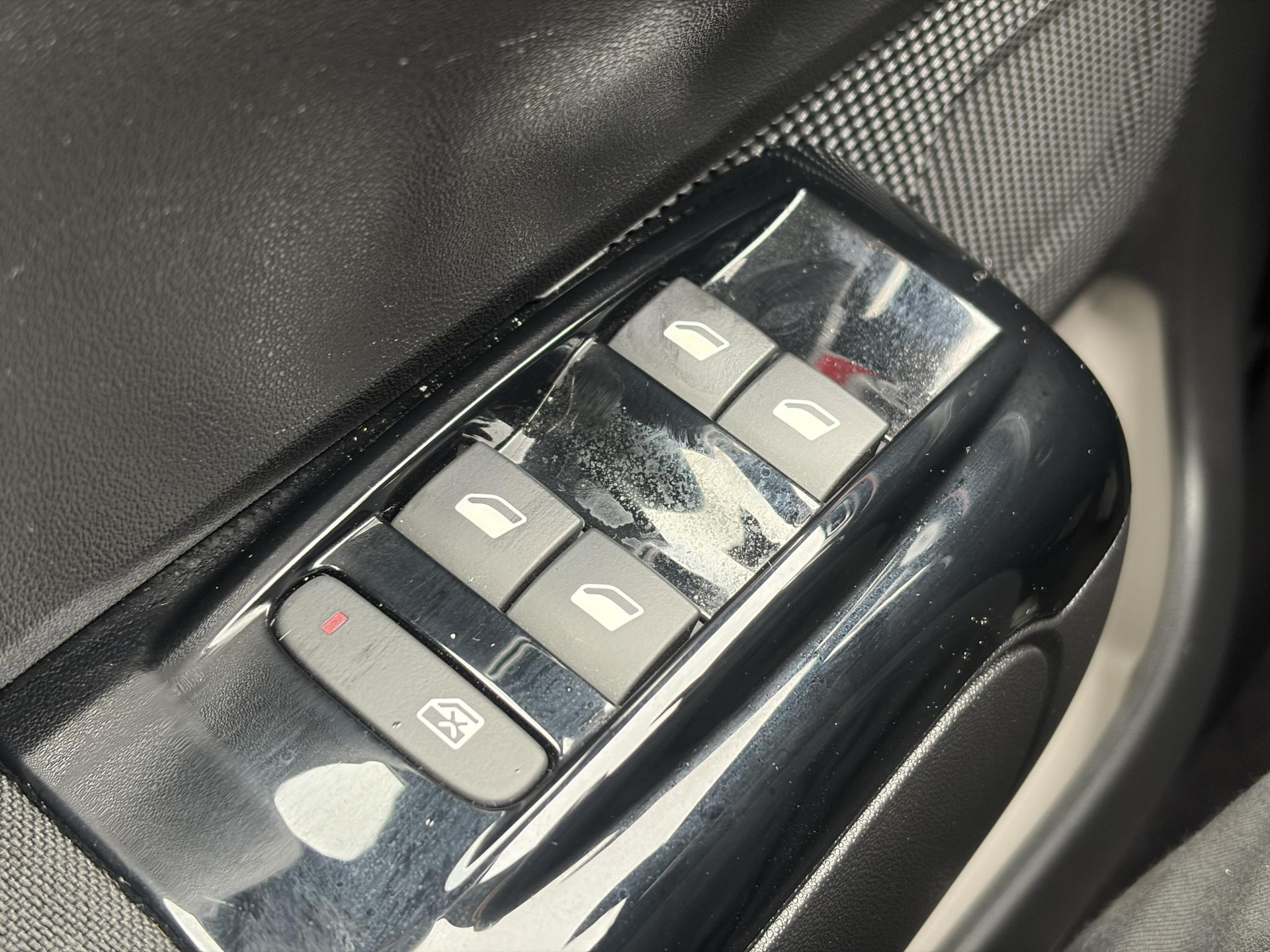 Citroen C3 1.2 PureTech S&S Shine D-riem vv in 08-2026 l 1e Eigenaar l Camera l Carplay l Navi l 110pk l Dealer Onderhouden l Clima l Cruise l 6 Bak l Pdc l Lm velgen l N.A.P l Apk tot 02-2027
