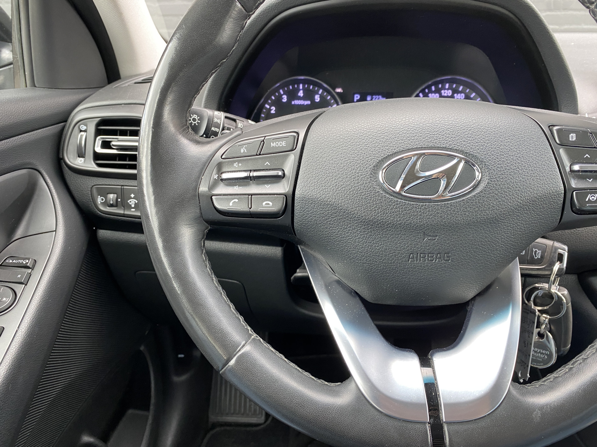 Hyundai i30 Wagon 1.5 T-GDi  MHEV 160 pk Comfort Smart AUT. | navigatie | stoel-/stuurverw. | camera | trekhaak | parkeersensoren
