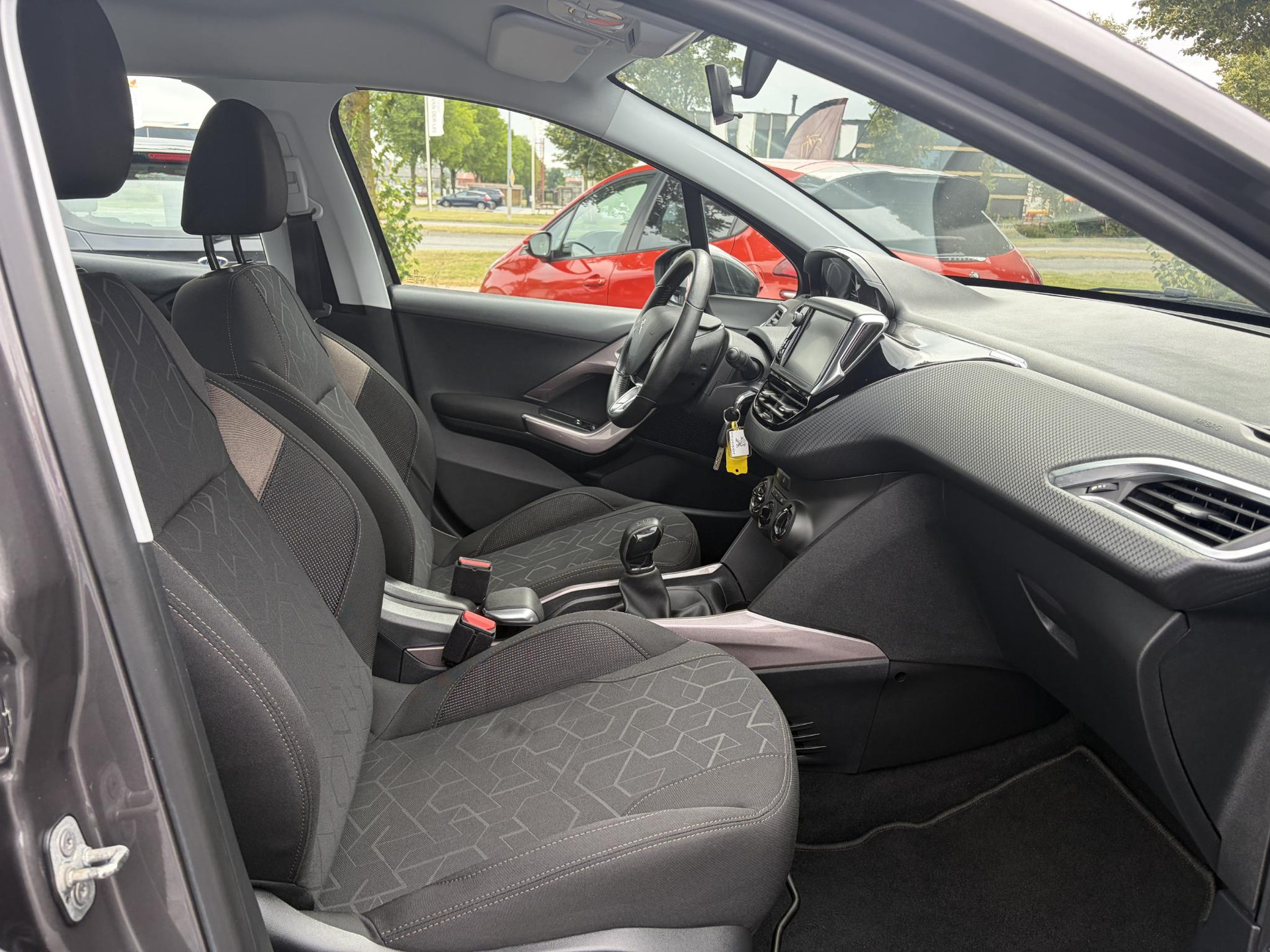 Peugeot 2008 1.2 PureTech Blue Lion 2e Eigenaar,Navi,Trekhaak,Airco,Cruise,Pdc,N.A.P,Weinig km,Zeer Zuinig,Apk tot 03-2027