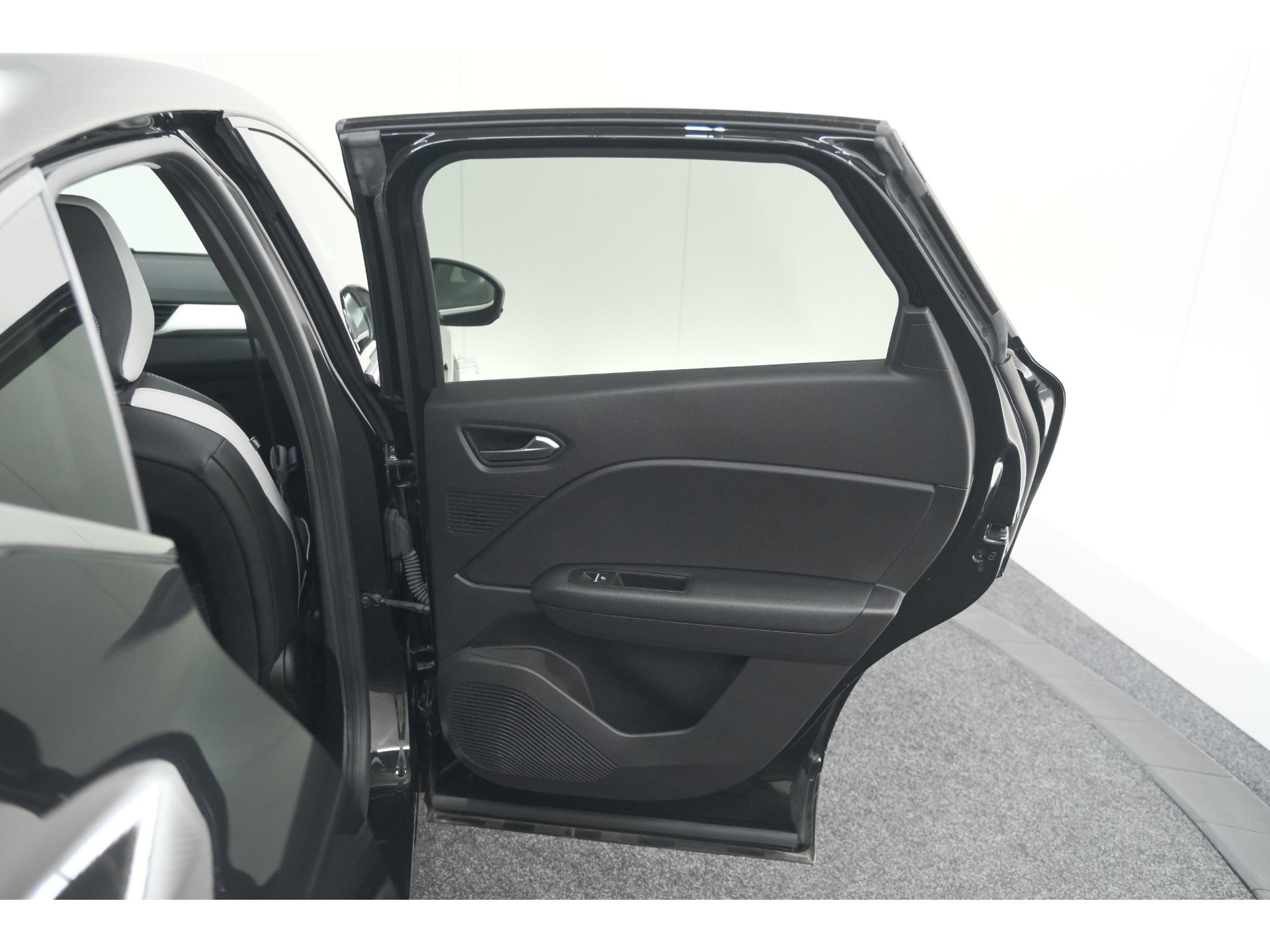 Renault Captur 1.6 E-Tech Hybrid 145 Techno | Pack Parking | Camera | Navigatie | Apple CarPlay