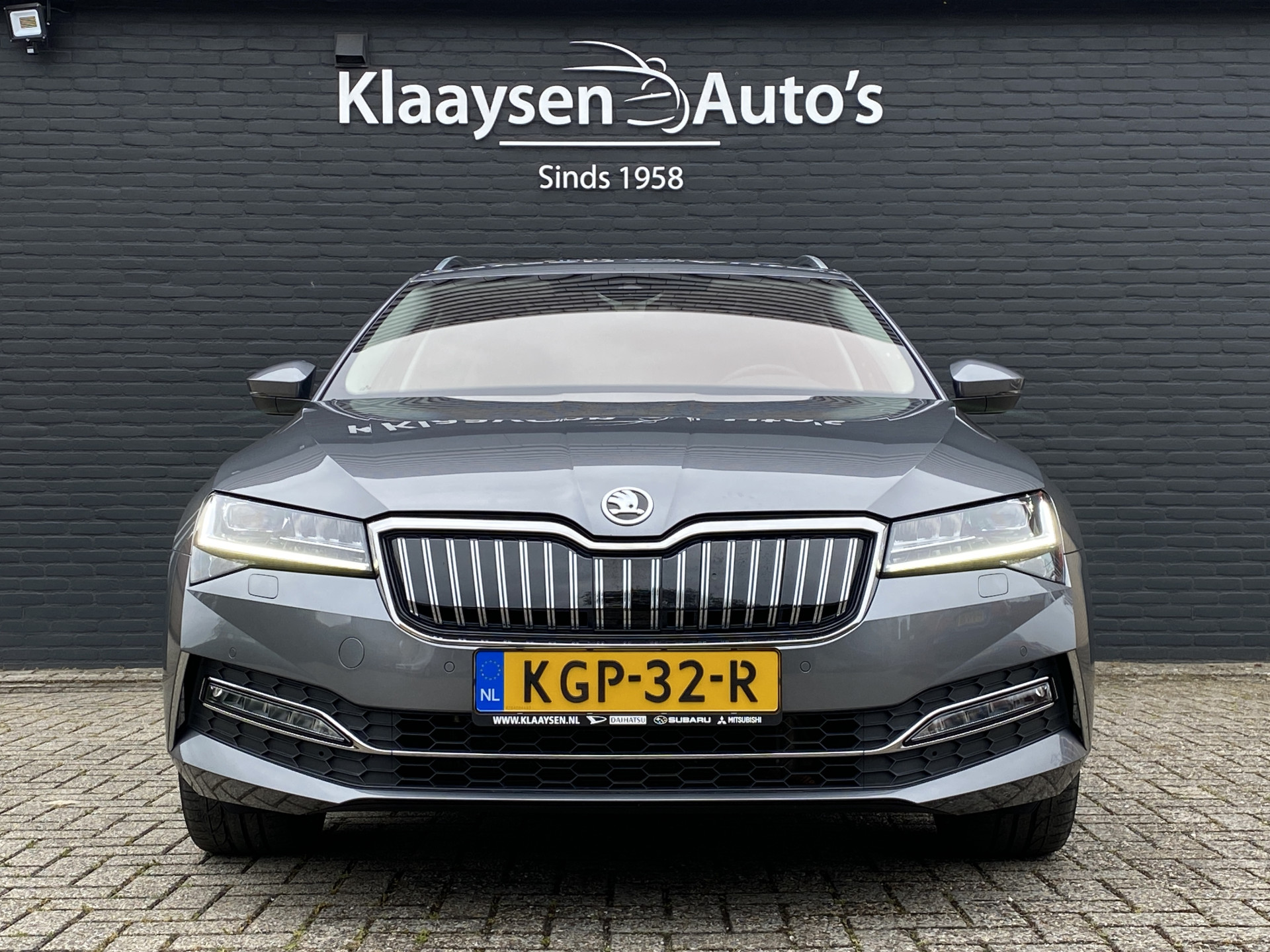 ŠKODA Superb Combi 1.4 TSI iV 218 pk Business Edition Plus AUT. | 1e eigenaar | navigatie | panoramadak | trekhaak | leder interieur