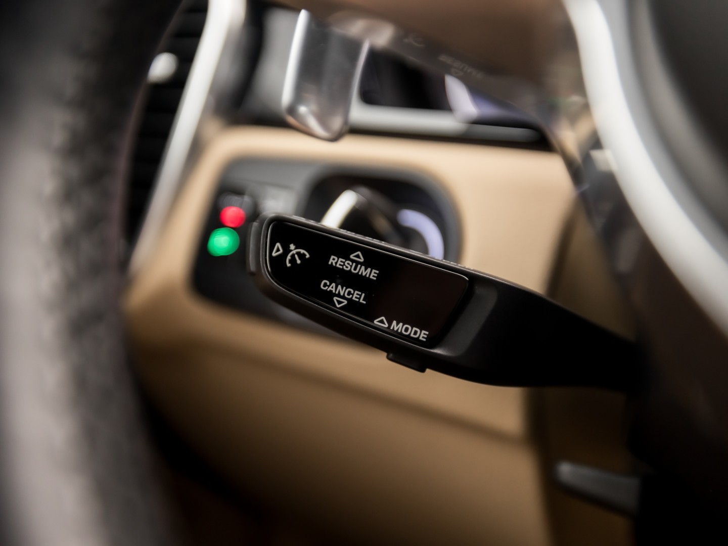 Porsche Cayenne 3.0 E-Hybrid Sport 463Pk (SPORTCHRONO PAKKET, LUCHTVERING, SOH 95%, BLACK PACK, APPLE CARPLAY, MEMORY SEATS, STOELVERWARMING, GETINT GLAS, CAMERA, NIEUWSTAAT)