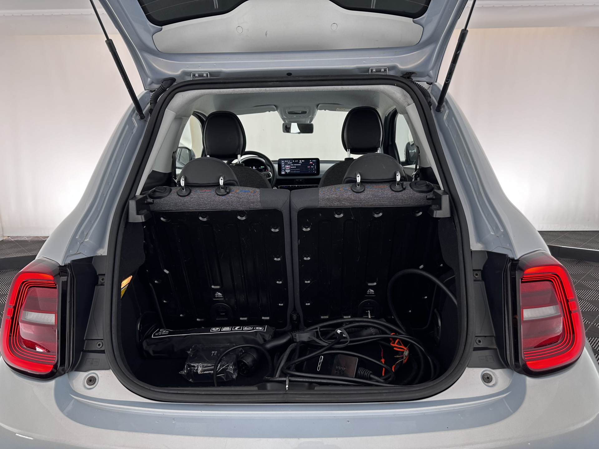 Fiat 500 Icon 24 kWh [ 3-Fase ] (⚠️) (INCL-BTW) Aut. *FULL-LED | DIGI-COCKPIT | CCS-FASTLOADER | KEYLESS | CAMERA | NAVI-FULLMAP | DAB+ | ECC | PDC | CRUISE | LANE-ASSIST | CARPLAY |  COMFORT-SEATS | 16'ALU*