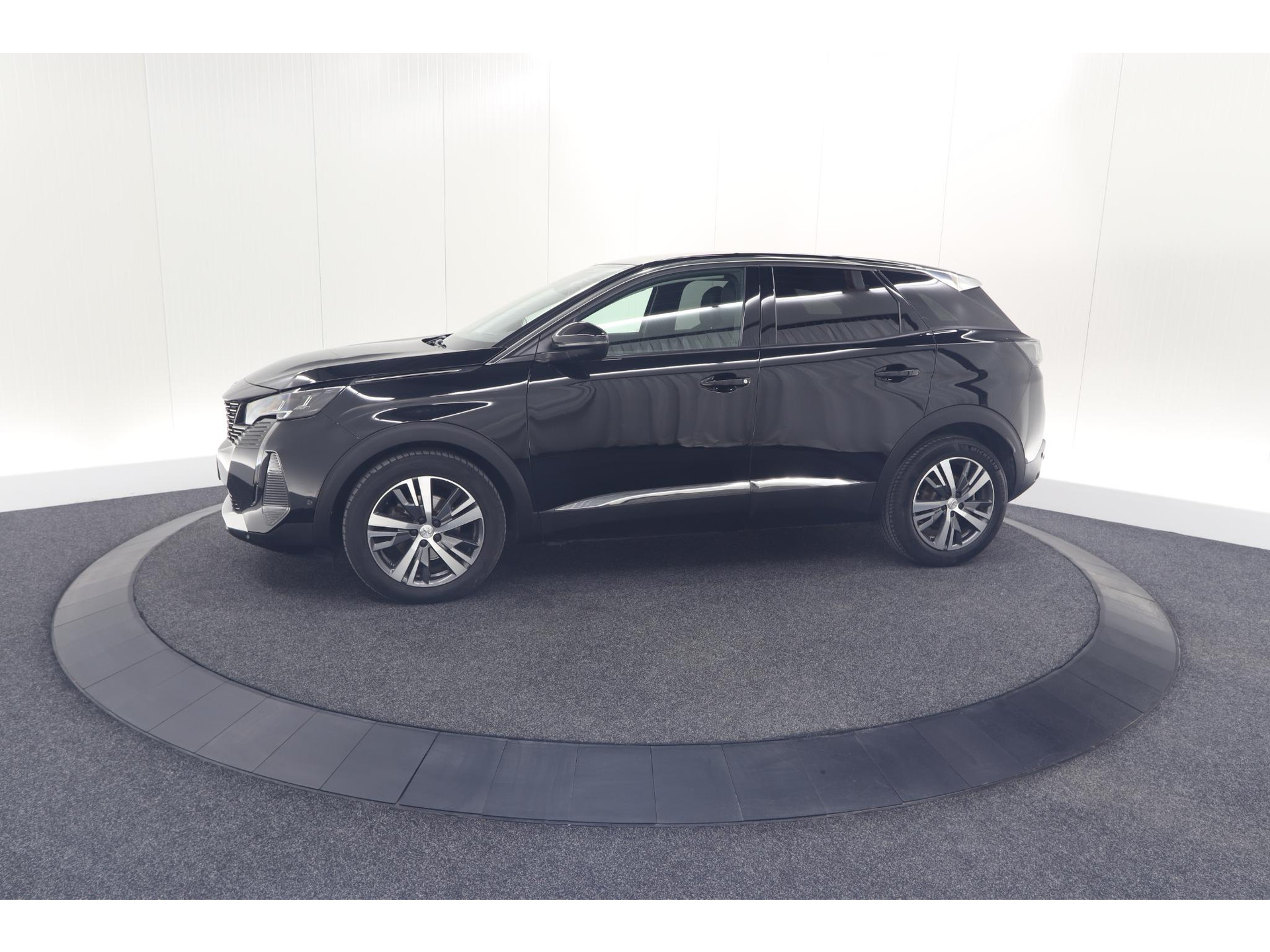 Peugeot 3008 PureTech 130 Allure | Trekhaak | Camera | Dodehoekdetectie | Navigatie