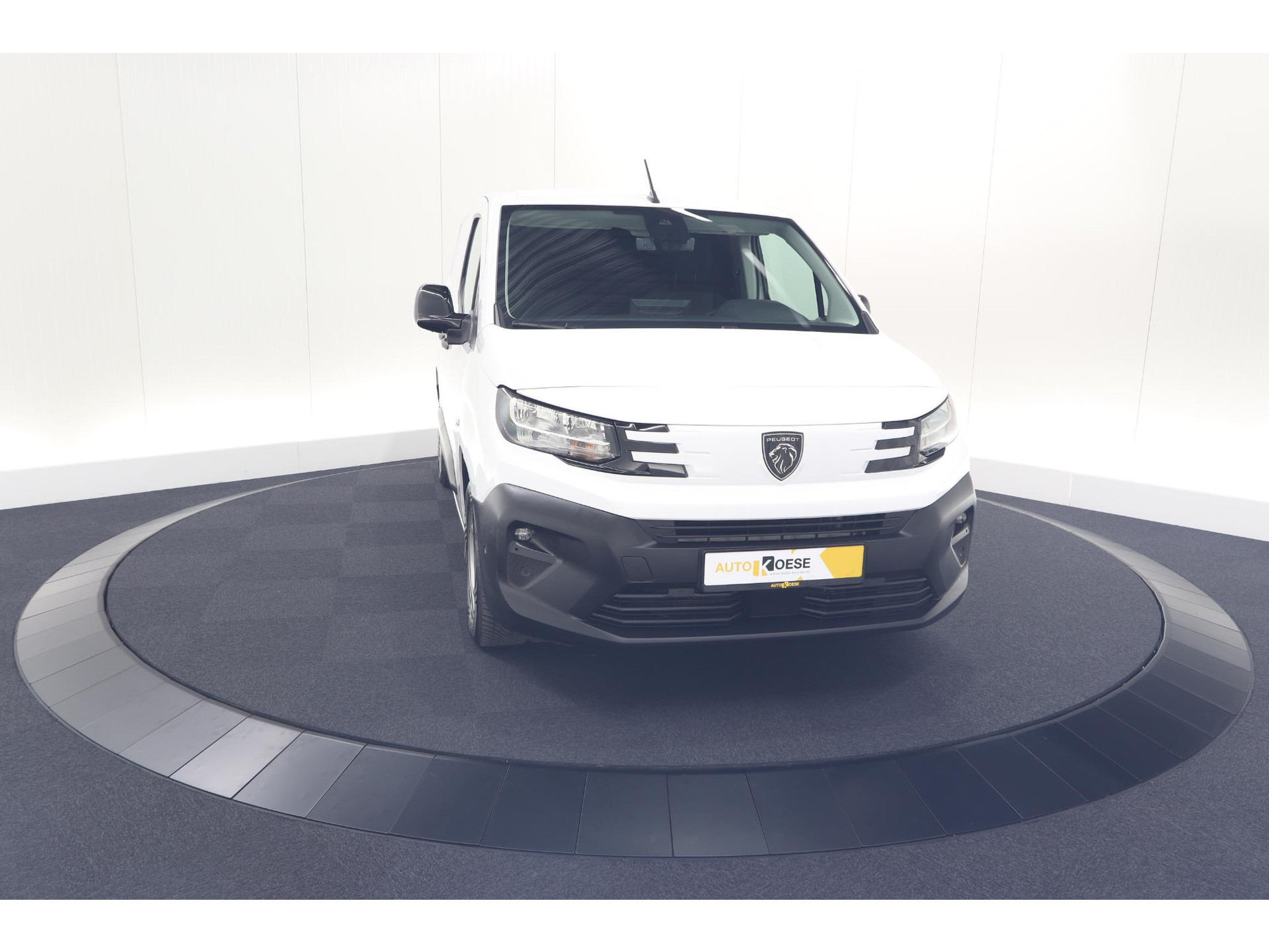 Peugeot Partner 1.5 BlueHDi 130 EAT8 S&S L1 | Trekhaak | Laadruimte-Pakket | Camera | Dodehoekdetectie
