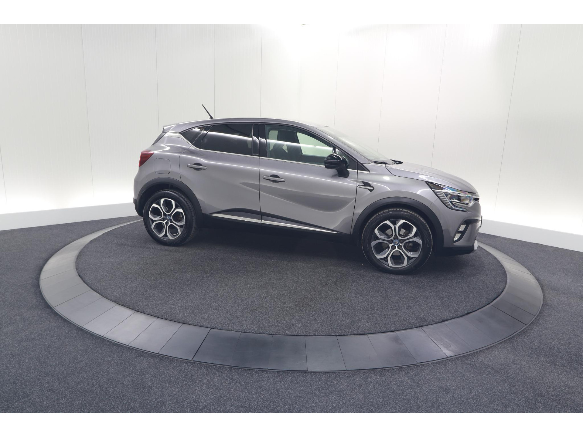 Renault Captur 1.6 E-Tech Plug-in Hybrid 160 Intens | Parkeersensoren | Apple Carplay | Navigatie | Climate Control