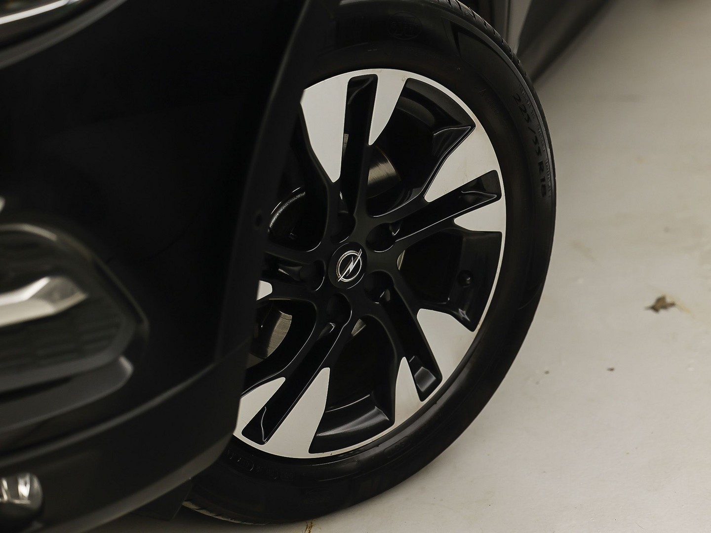 Opel Grandland X 1.2 Turbo Innovation (MEMORY SEAT, NAP, STOELVERWARMING/KOELING, APPLE CARPLAY, KEYLESS, GETINT GLAS, LANE ASSIST, STUURWIEL VERWARMD, NIEUWE APK, NIEUWSTAAT)