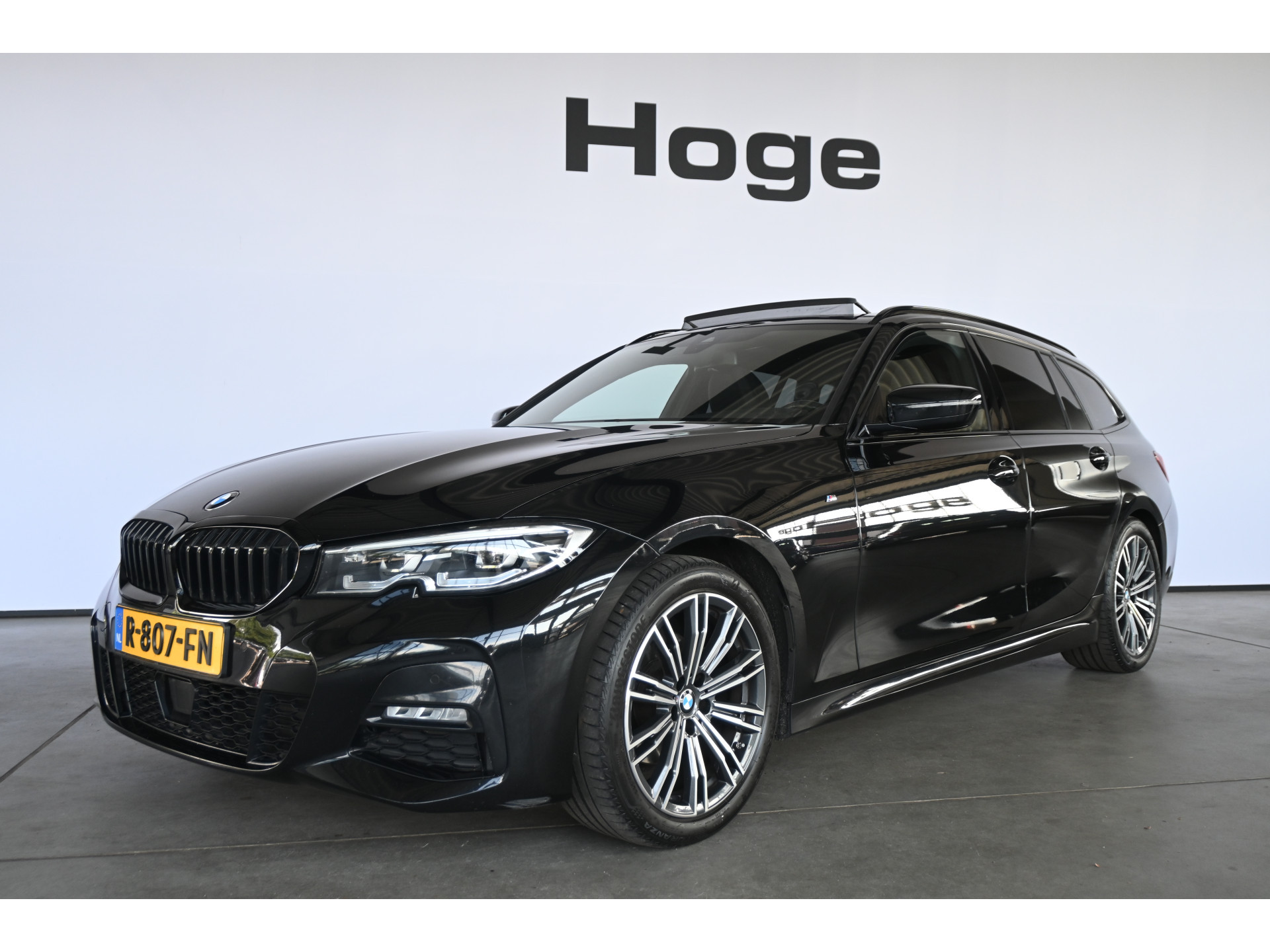 BMW 3-serie Touring 320i Automaat Business Edition Plus M-Pakket Navigatie LED Panoramadak Goed Onderhouden! Inruil Mogelijk!