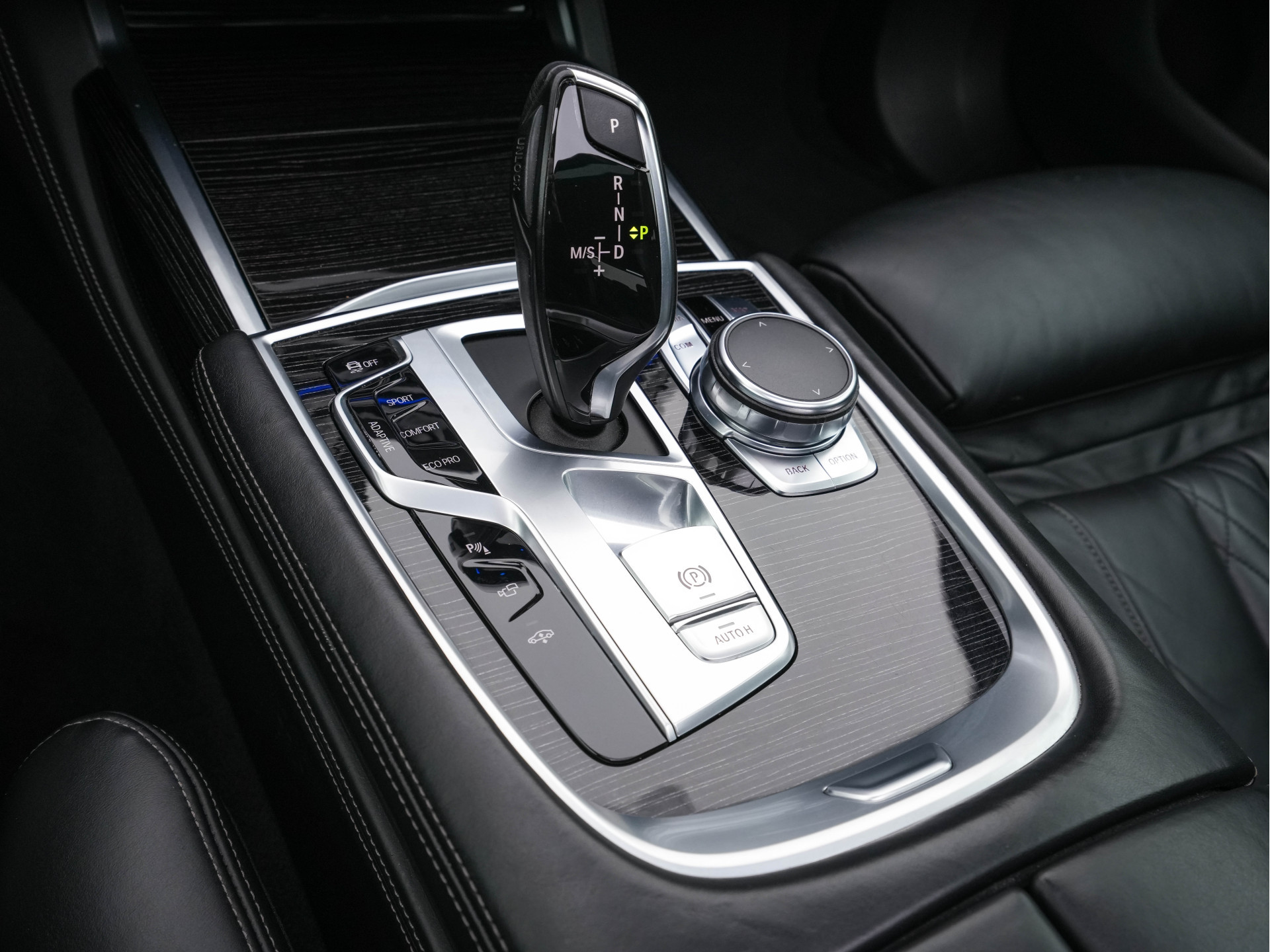 BMW 7-serie 750i Long M-Aerodynamic xDrive High Executive Aut. *PANO | DESIGN-LEATHER | LASER-LED | SOFTCLOSE |TOPVIEW | HARMAN/KARDON-SOUND | MEMORY-PACK | NAVI-FULLMAP | KEYLESS | ADAPTIVE-CRUISE | HEAD-UP | MASSAGE/HEATED/COOLED-COMFORT-SEATS | .