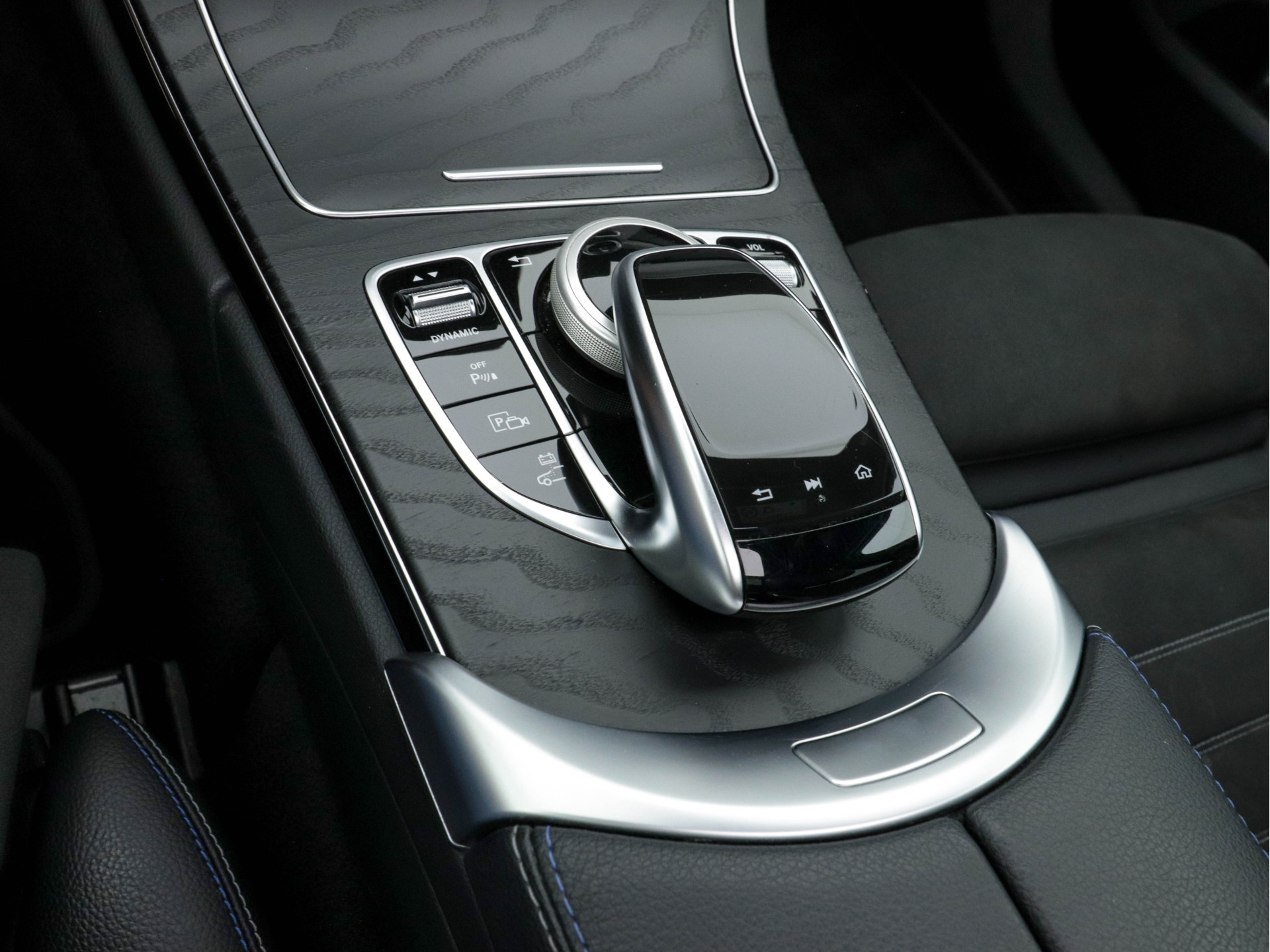 Mercedes-Benz C-klasse Estate 300 e Business Solution AMG Limited Plug in (INCL-BTW) Aut. *PANO | LEATHER-ALCANTARA | FULL-LED | NAVI-FULLMAP | TOP-VIEW | BLIND-SPOT | PREMIUM-AUDIO | DAB | CARPLAY | AMBIENT-LIGHT | DIGI-COCKPIT | SPORT-SEATS | 18"ALU*