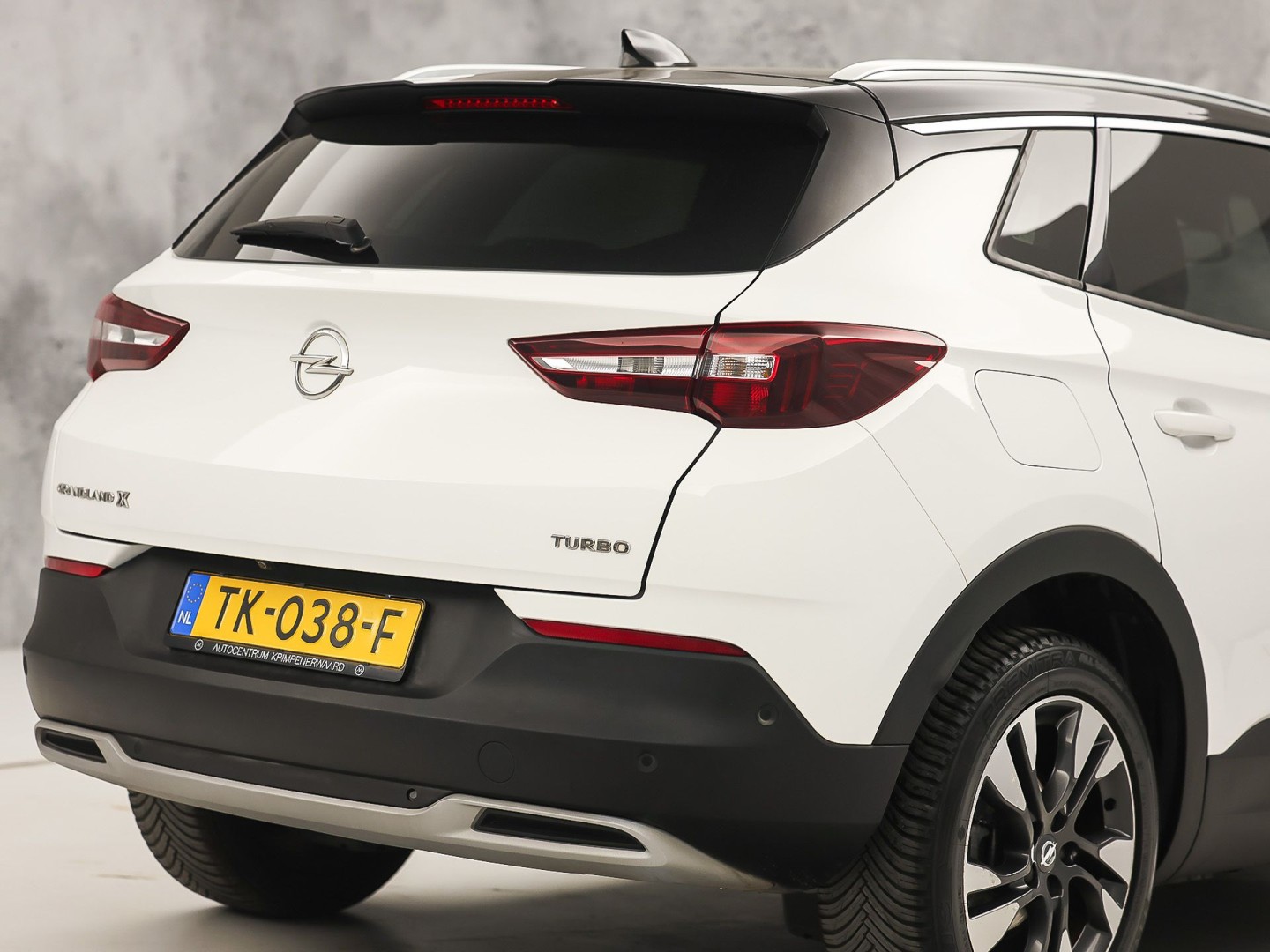Opel Grandland X 1.2 Turbo Innovation Sport (APPLE CARPLAY, STOELKOELING/VERWARMING, MEMORY SEAT, 360 CAMERA, LEDER, GETINT GLAS, STUURWIEL VERWARMD, NIEUWE APK, NIEUWSTAAT)