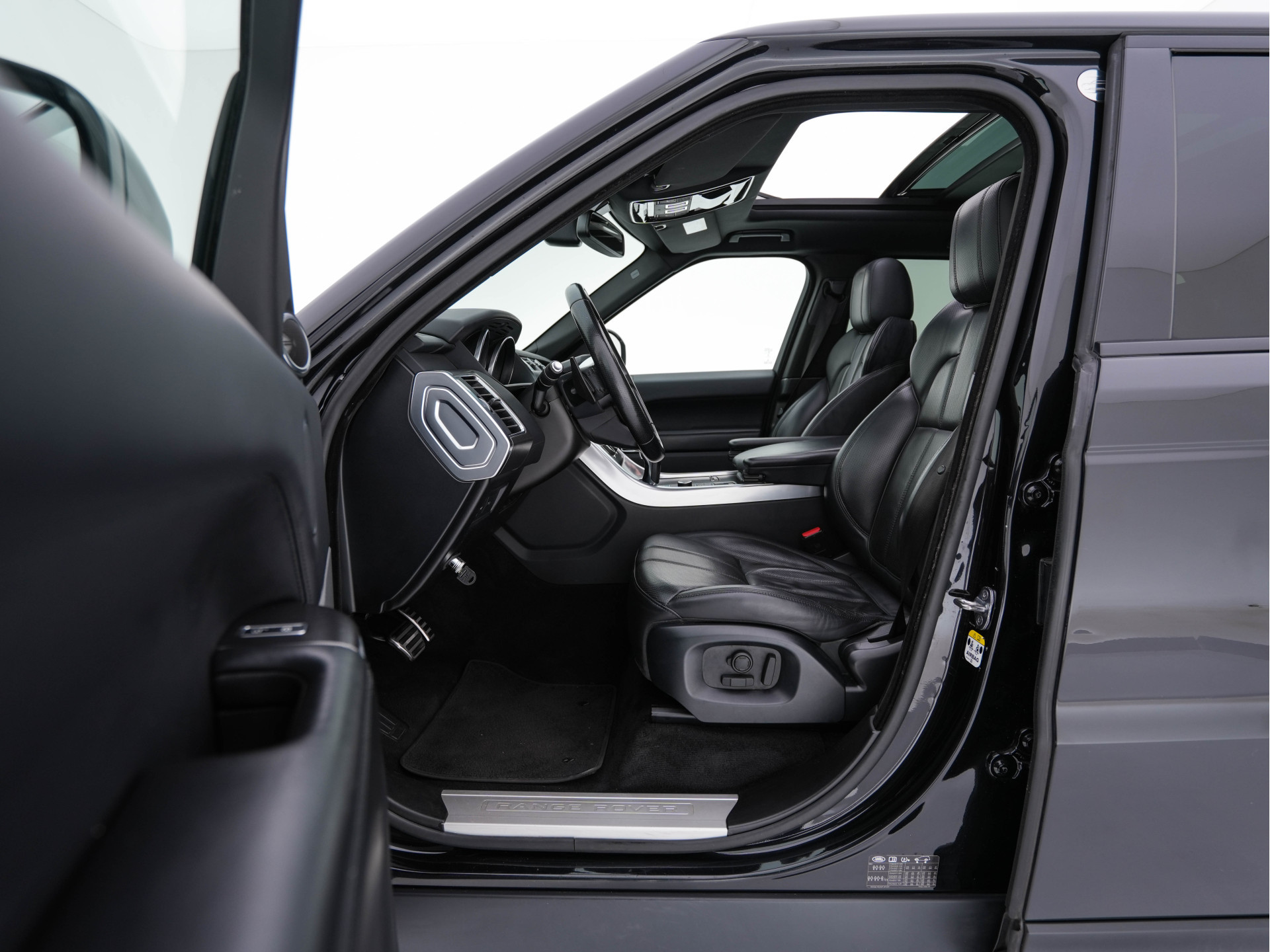 Land Rover Range Rover Sport 3.0 SDV6 HSE Dynamic Aut. *PANO | LEATHER | BI-XENON | NAVI-FULLMAP | CAMERA | KEYLESS | AIR-SUSPENSION | ECC | PDC | CRUISE | PRIVACY-GLASS | SHIFT-PADDLES | BREMBO-BRAKES | COMFORT-SEATS | 21''ALU*