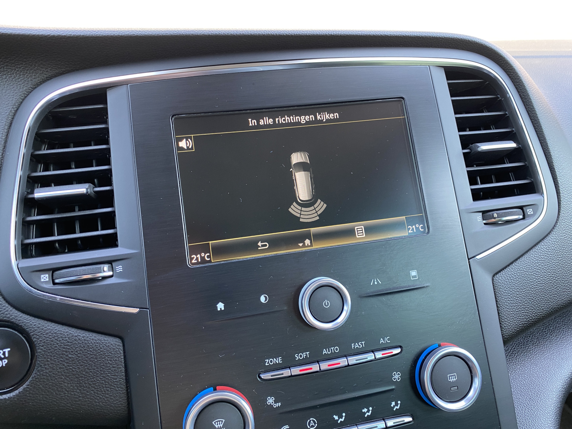 Renault Mégane Estate 1.3 TCe Bose 160 pk AUT. | navigatie | cruise control | trekhaak | bose audio | keyless | privacy glas