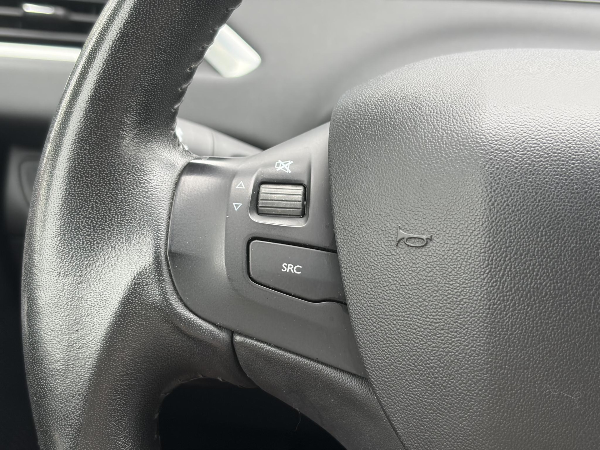 Peugeot 208 1.2 PureTech Style ✓D-riem vv in 2024✓1 Eigenaar✓Navi✓Airco✓Cruise✓Lm velgen✓5 Deurs✓N.A.P✓Apk tot 10-2027