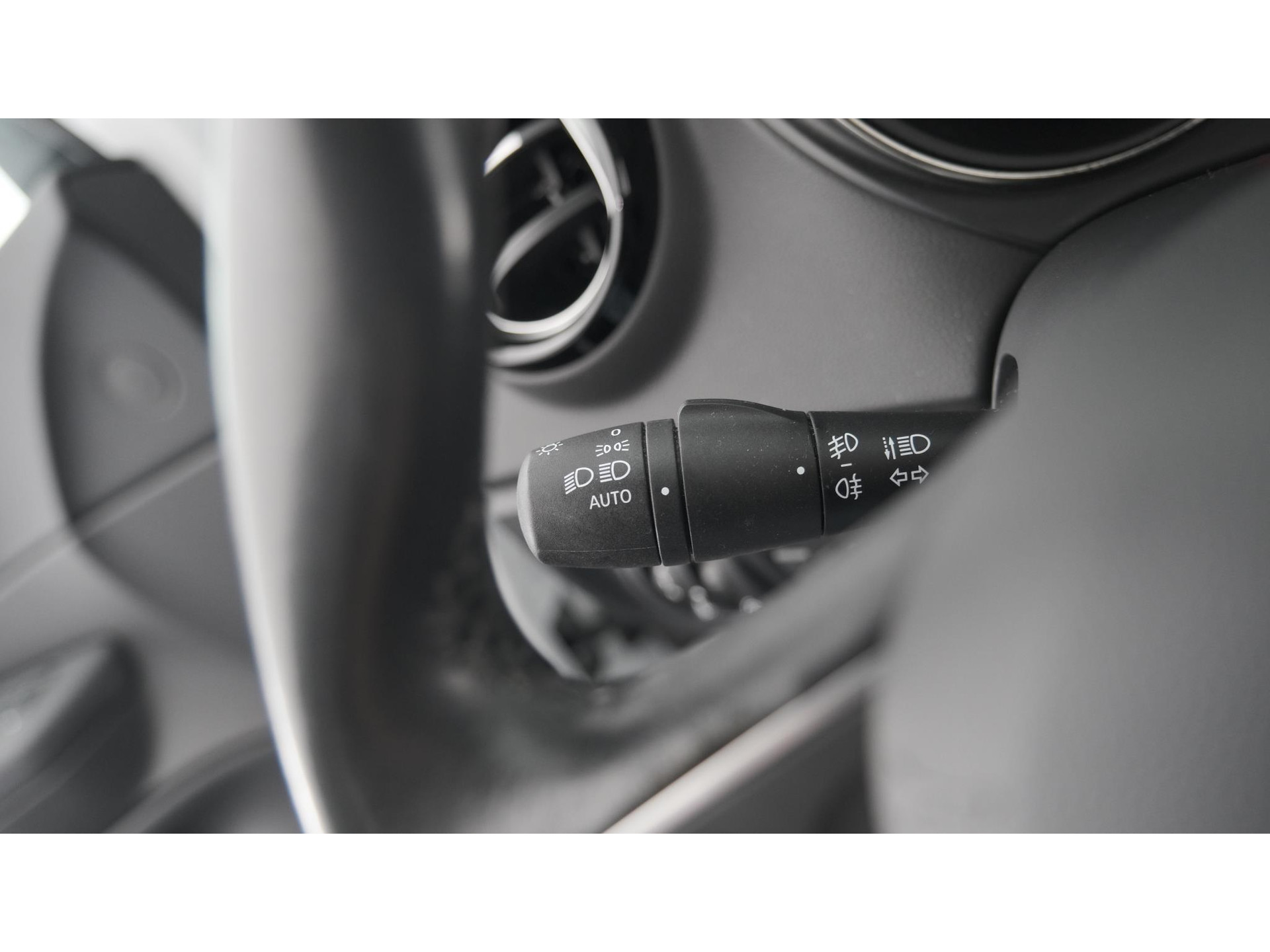 Renault Captur 1.3 TCe Intens | Trekhaak afneembaar | Navigatie | Parkeersensoren