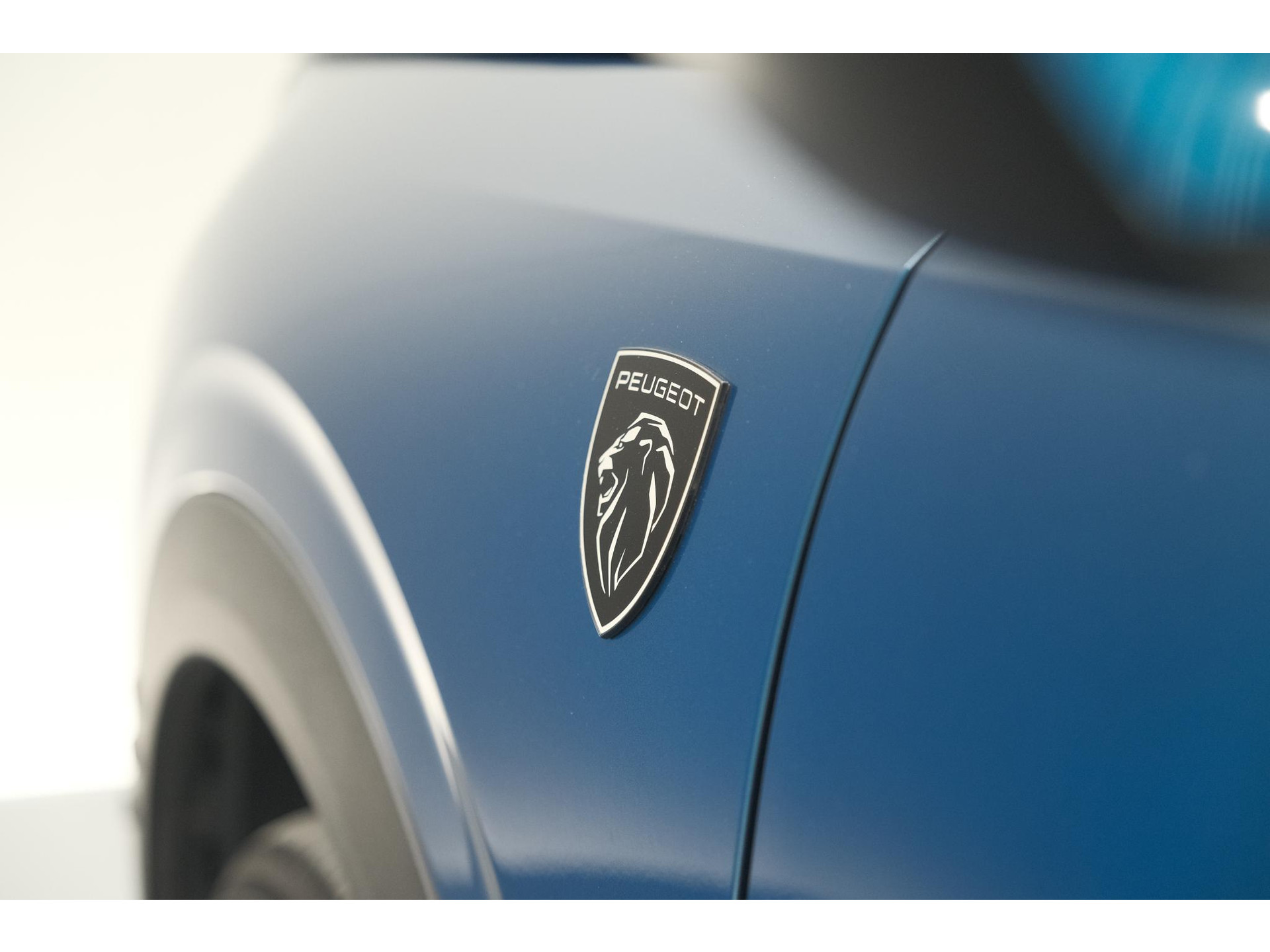 Peugeot 5008 1.2 Hybrid 136 GT | Adaptieve Cruise Control | Camera | Elektrische Kofferklep | Stoelverwarming