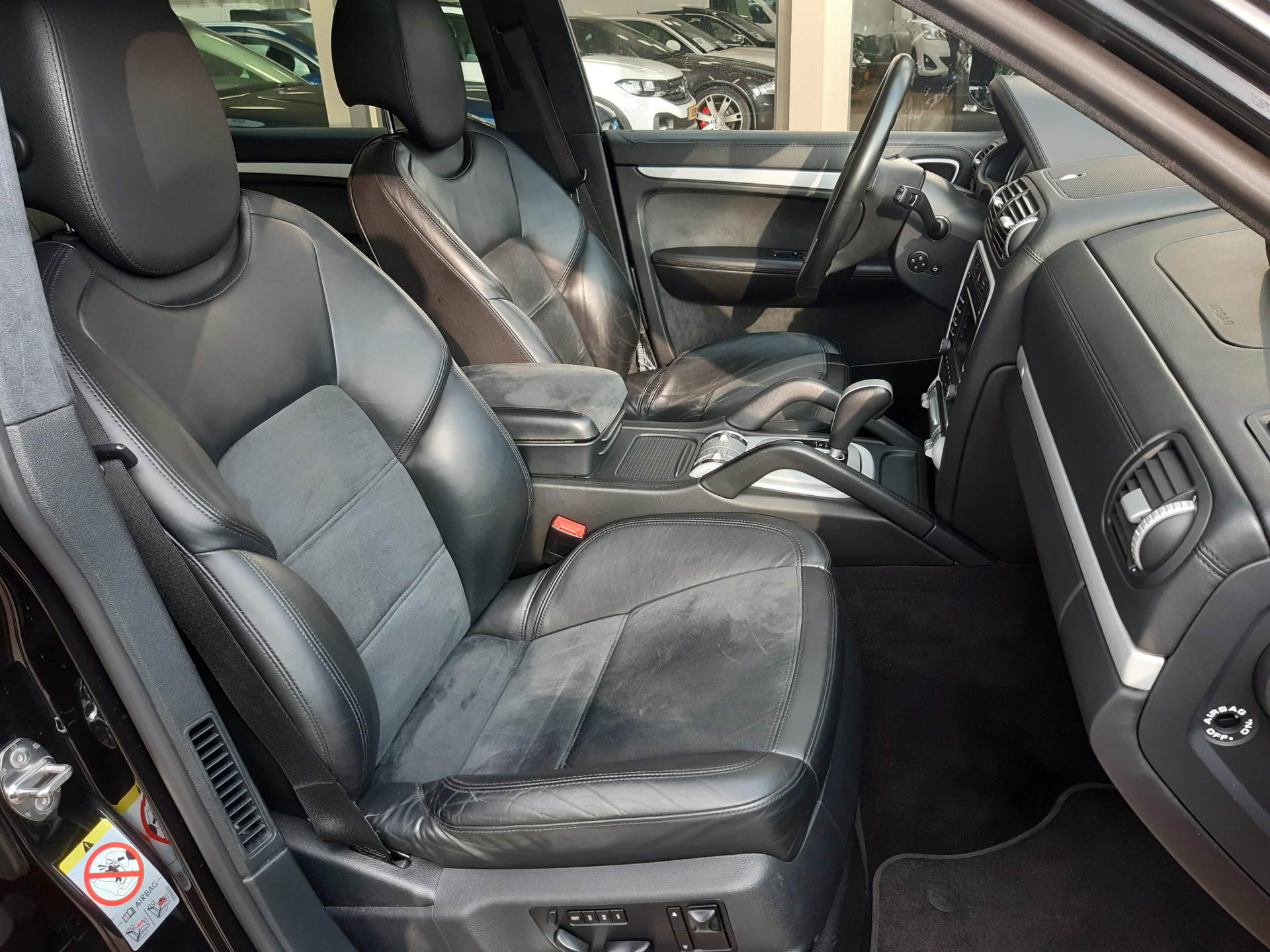 Porsche Cayenne GTS Uniek Exemplaar met lage kilometers Volledige onderhoudshistorie van Porsche-dealer beschikbaar,