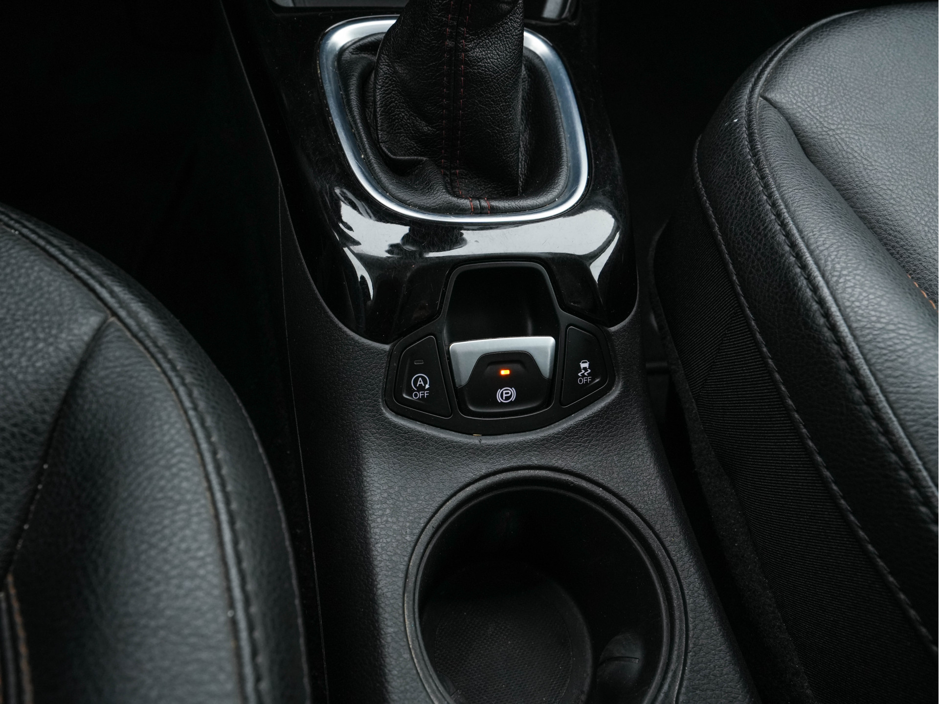 Jeep Compass 1.3T Limited (INCL-BTW) *LEATHER-MICROFIBRE | FULL-LED | NAVI-FULLMAP | KEYLESS | COMFORTSEATS | CAMERA | PRIVACYGLASS | DAB | ECC | PDC | CRUISE | TOWBAR | LANE-ASSIST | CAPRLAY | 18''ALU*